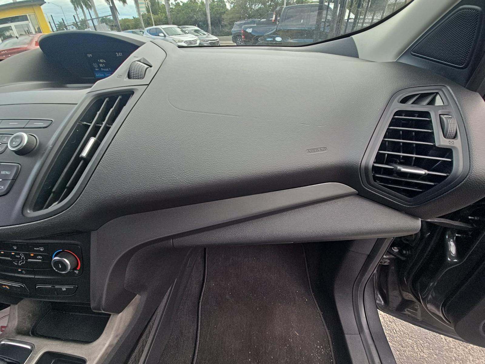 2019 Ford Escape S FWD
