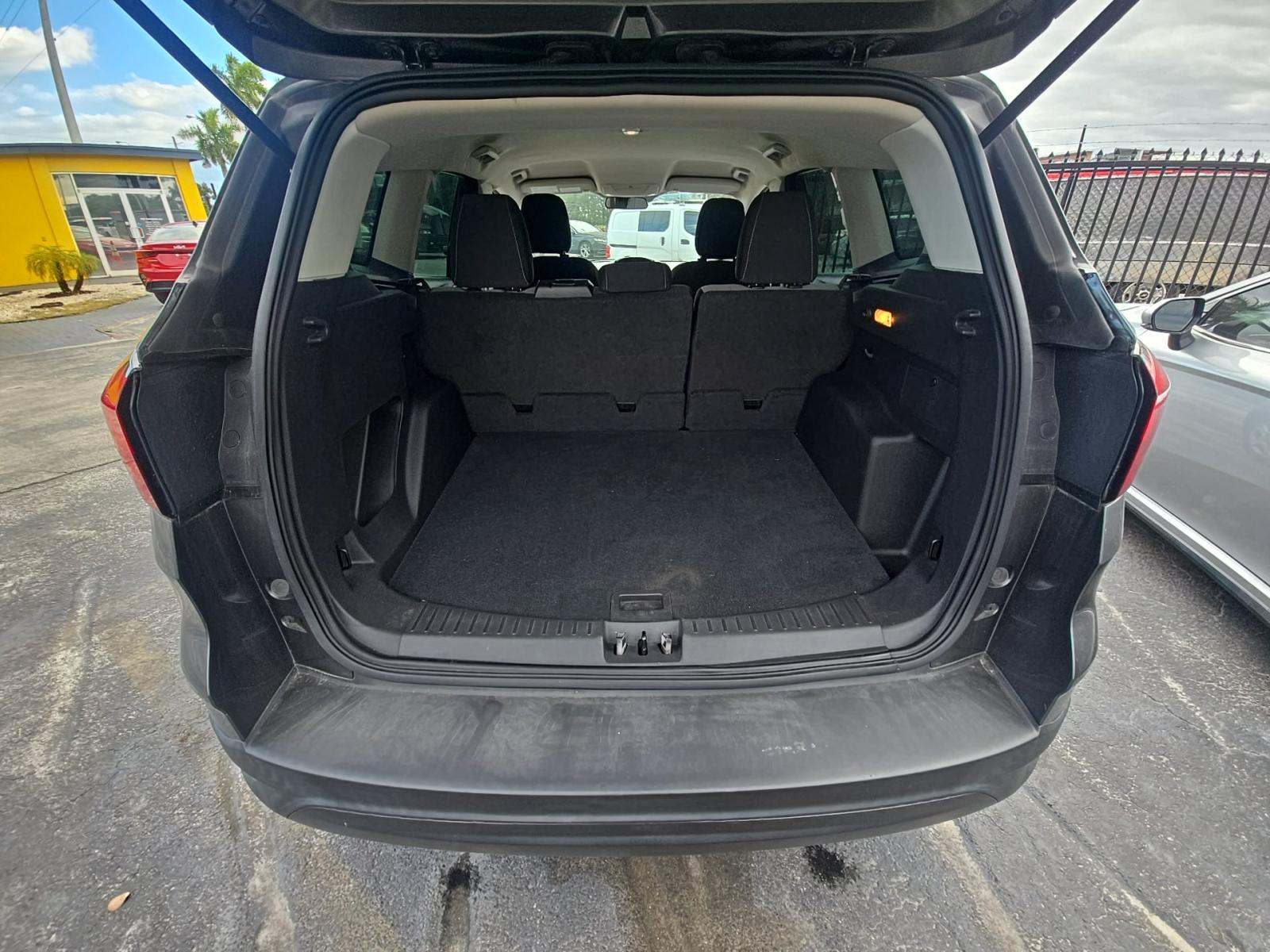 2019 Ford Escape S FWD