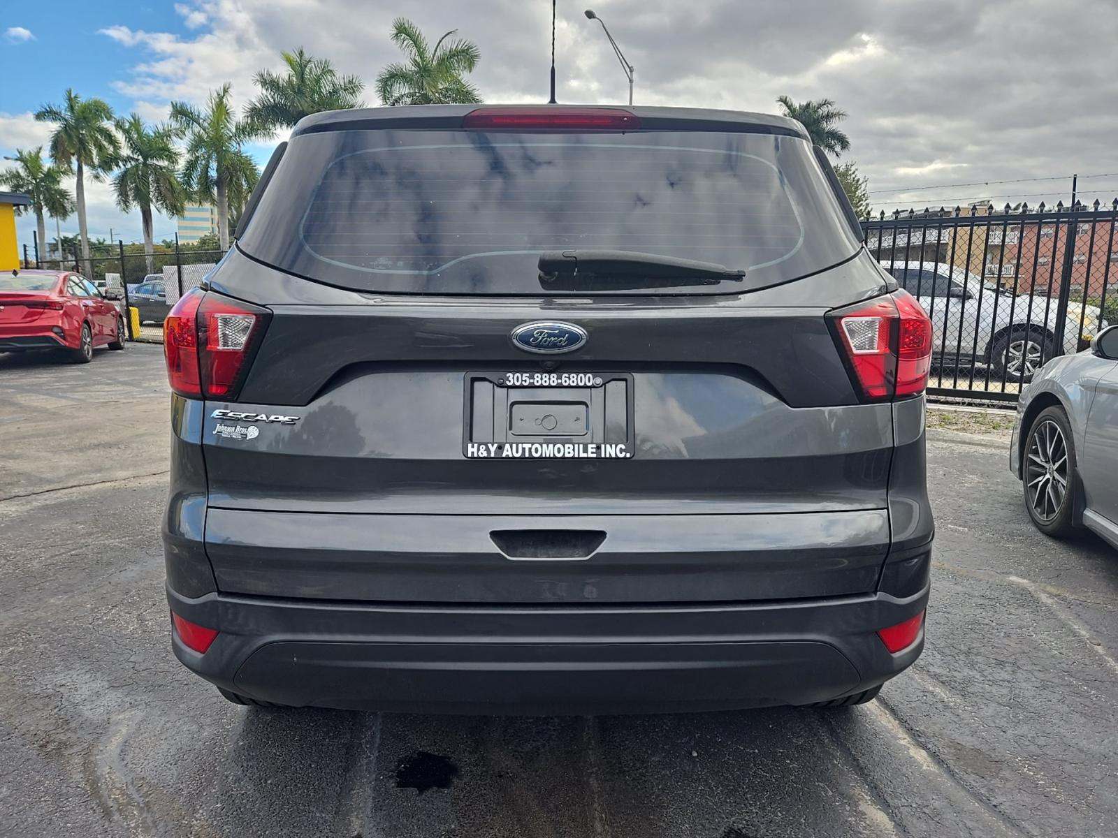 2019 Ford Escape S FWD