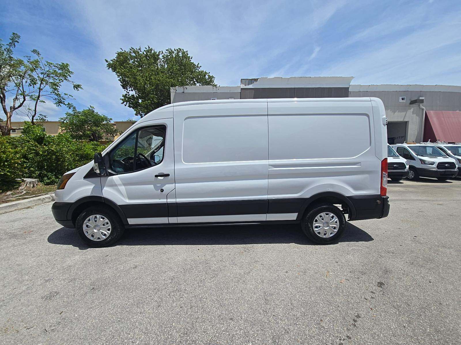 FORD TRANSIT 150 - 2
