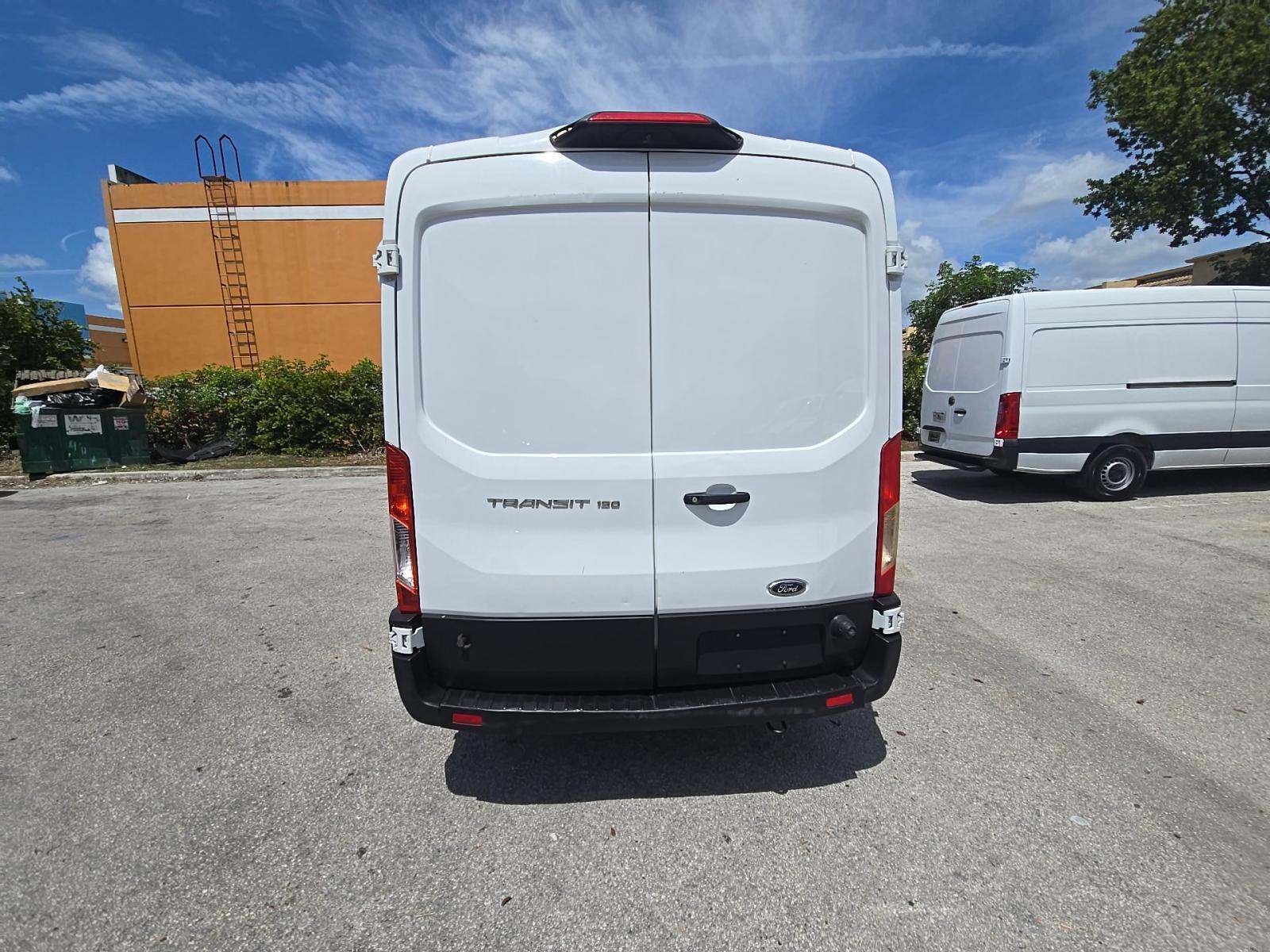 FORD TRANSIT 150 - 3