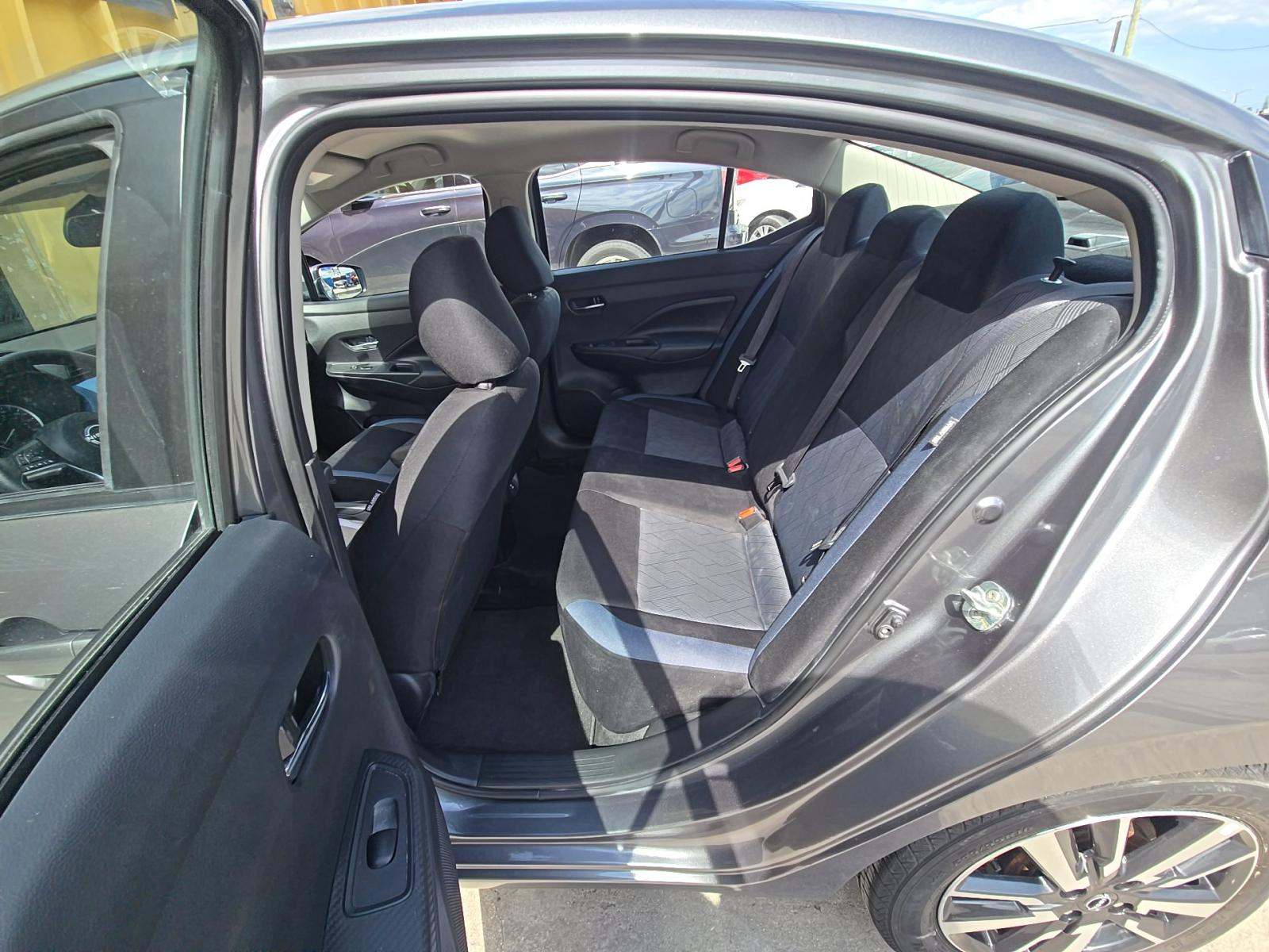 NISSAN VERSA - 9