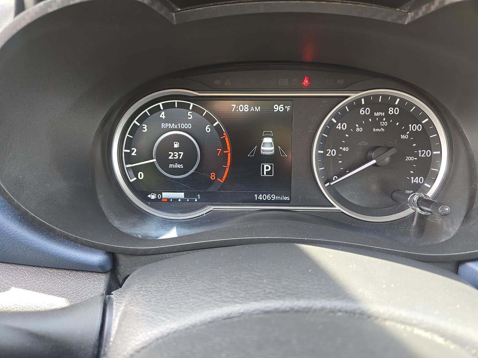 NISSAN VERSA - 5