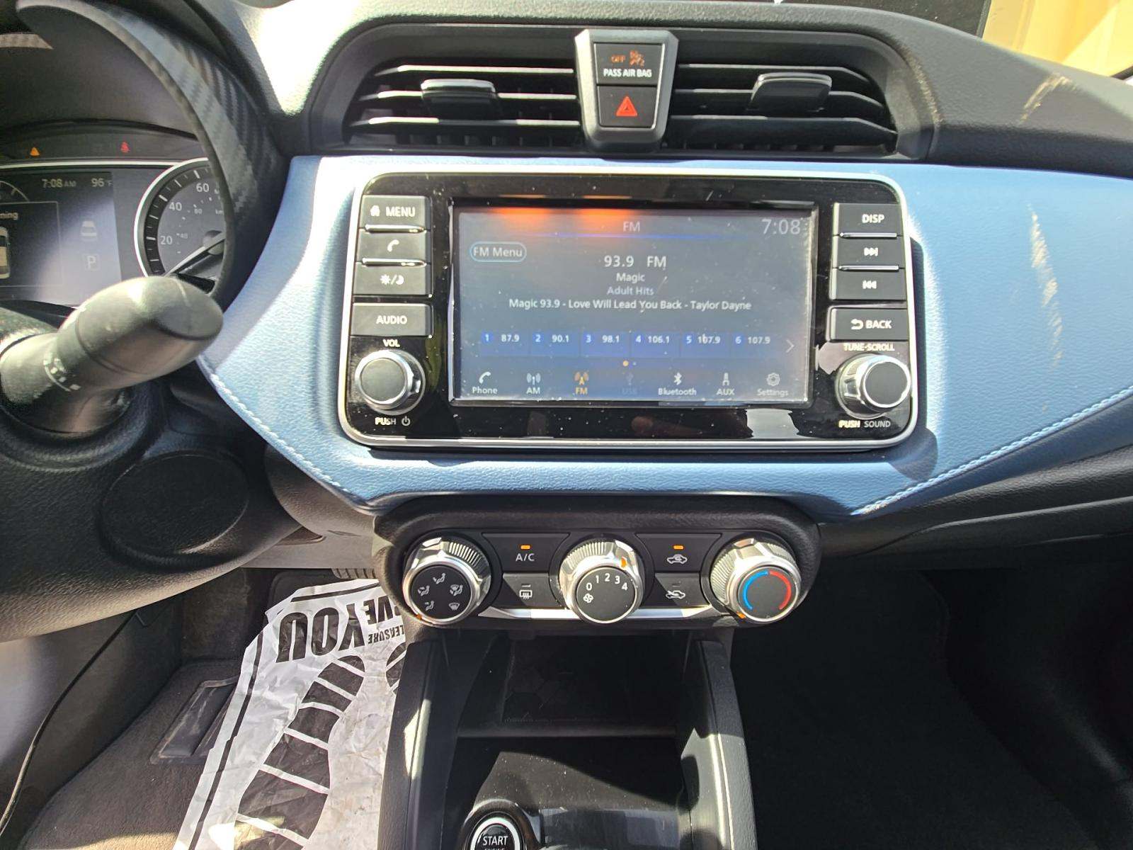 NISSAN VERSA - 6