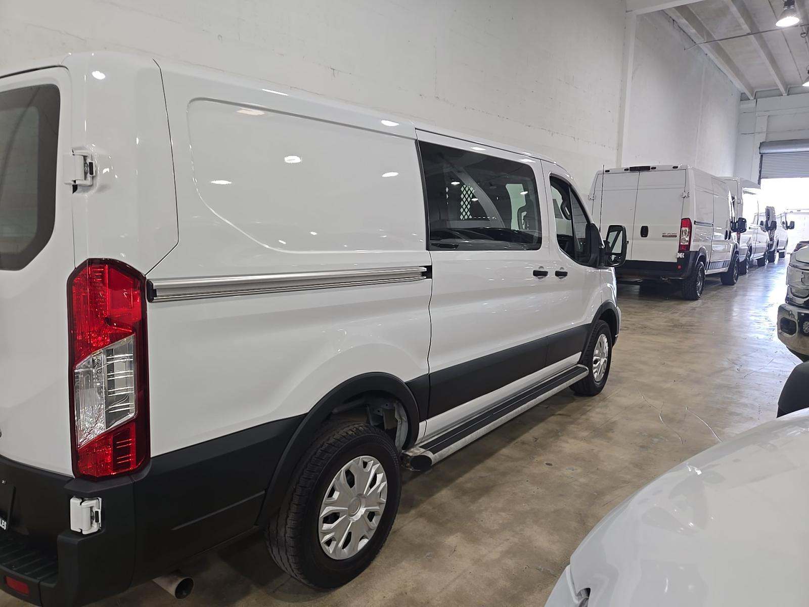 FORD TRANSIT 250 - 4