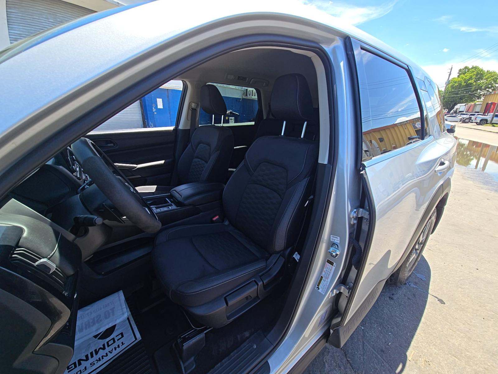 2025 Nissan Pathfinder S FWD