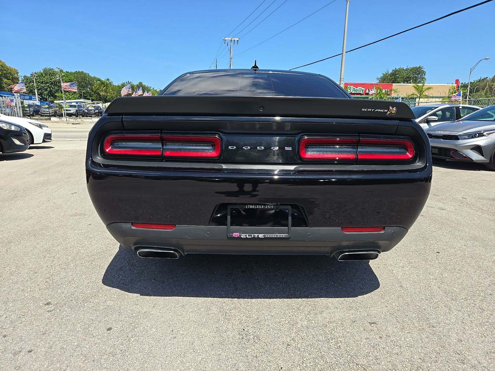 2022 Dodge Challenger R/T Scat Pack Widebody RWD