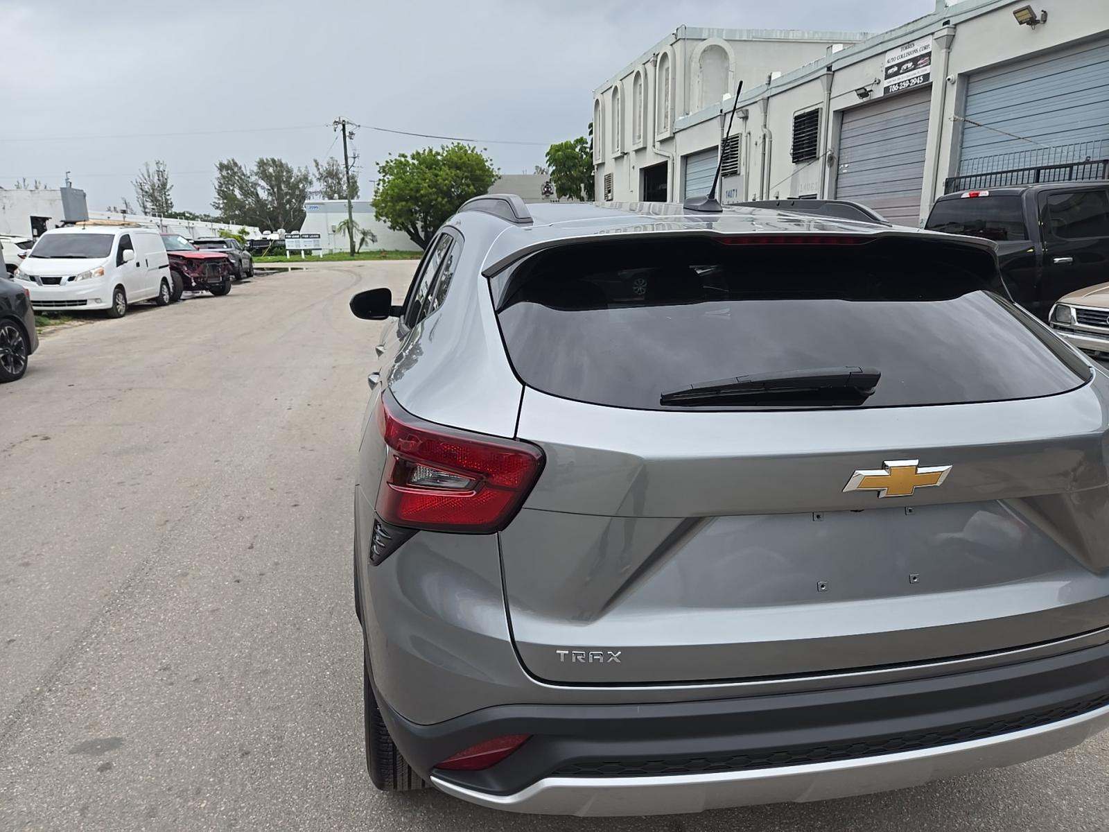 CHEVROLET TRAX - 3