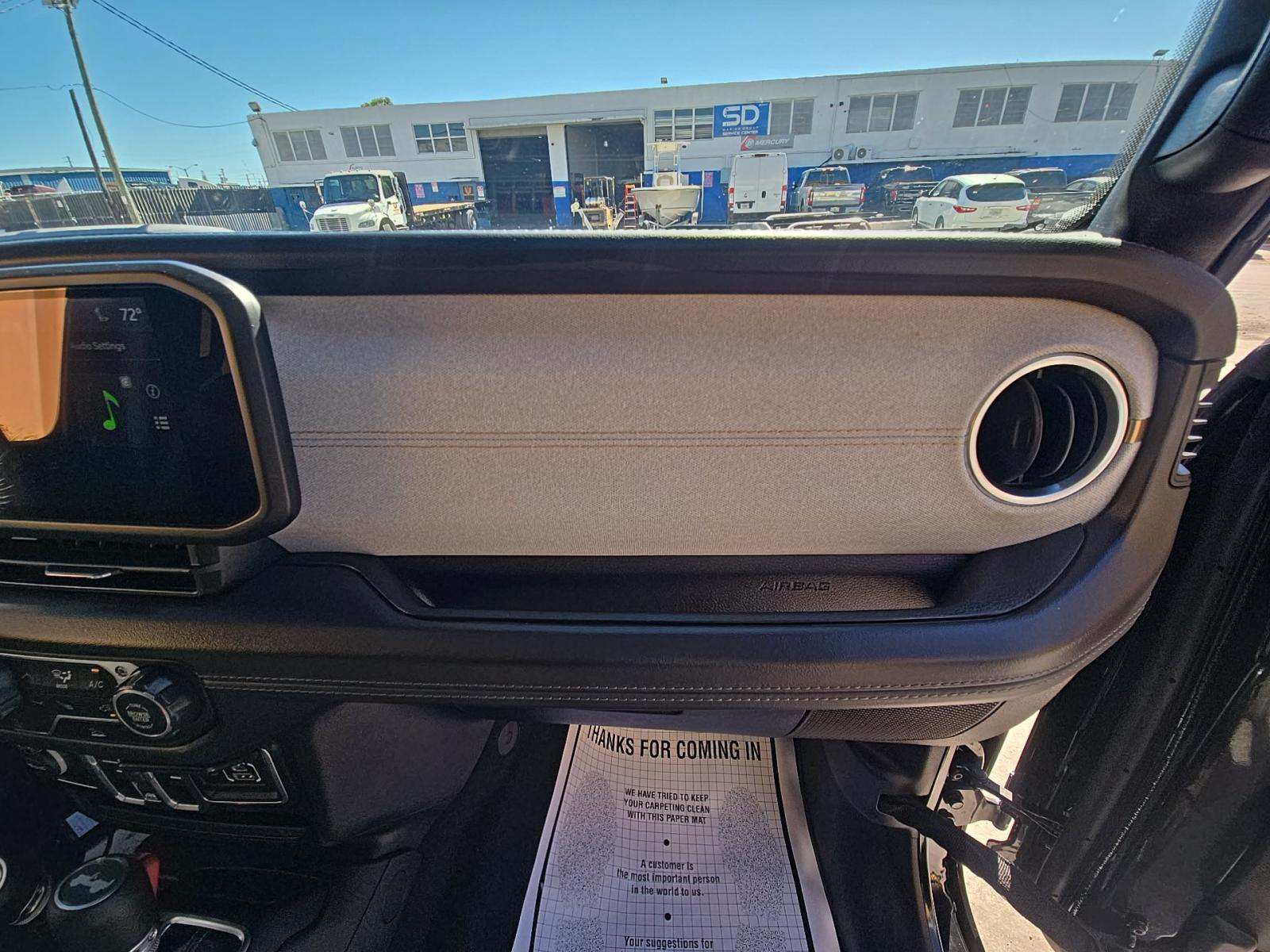 2025 Jeep Wrangler Sahara AWD