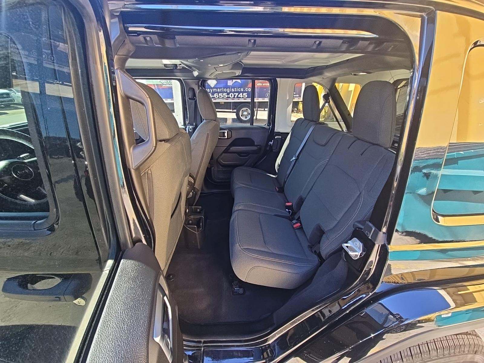 2025 Jeep Wrangler Sahara AWD