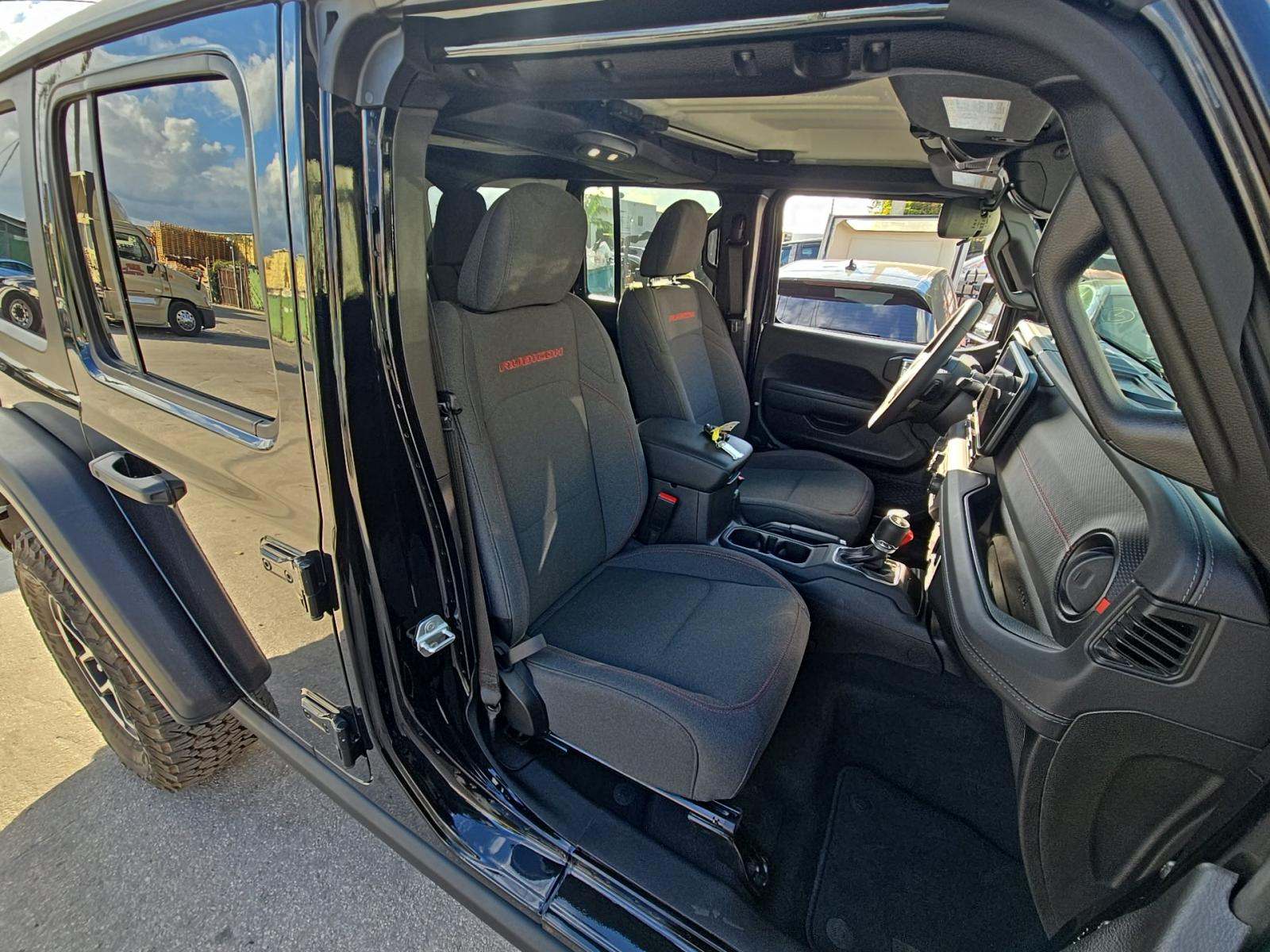 2025 Jeep Wrangler Rubicon AWD