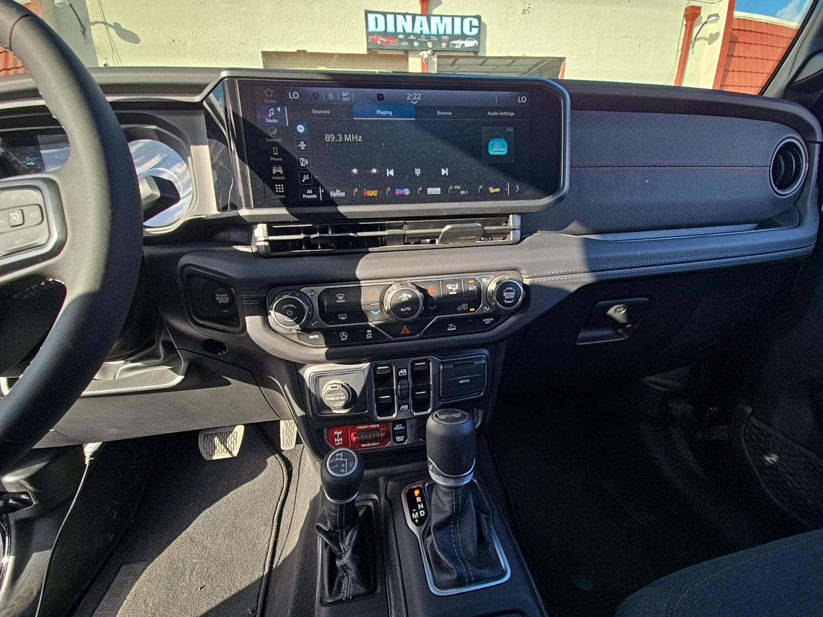 2025 Jeep Wrangler Rubicon AWD