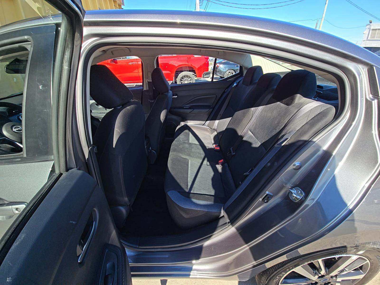 NISSAN VERSA - 9