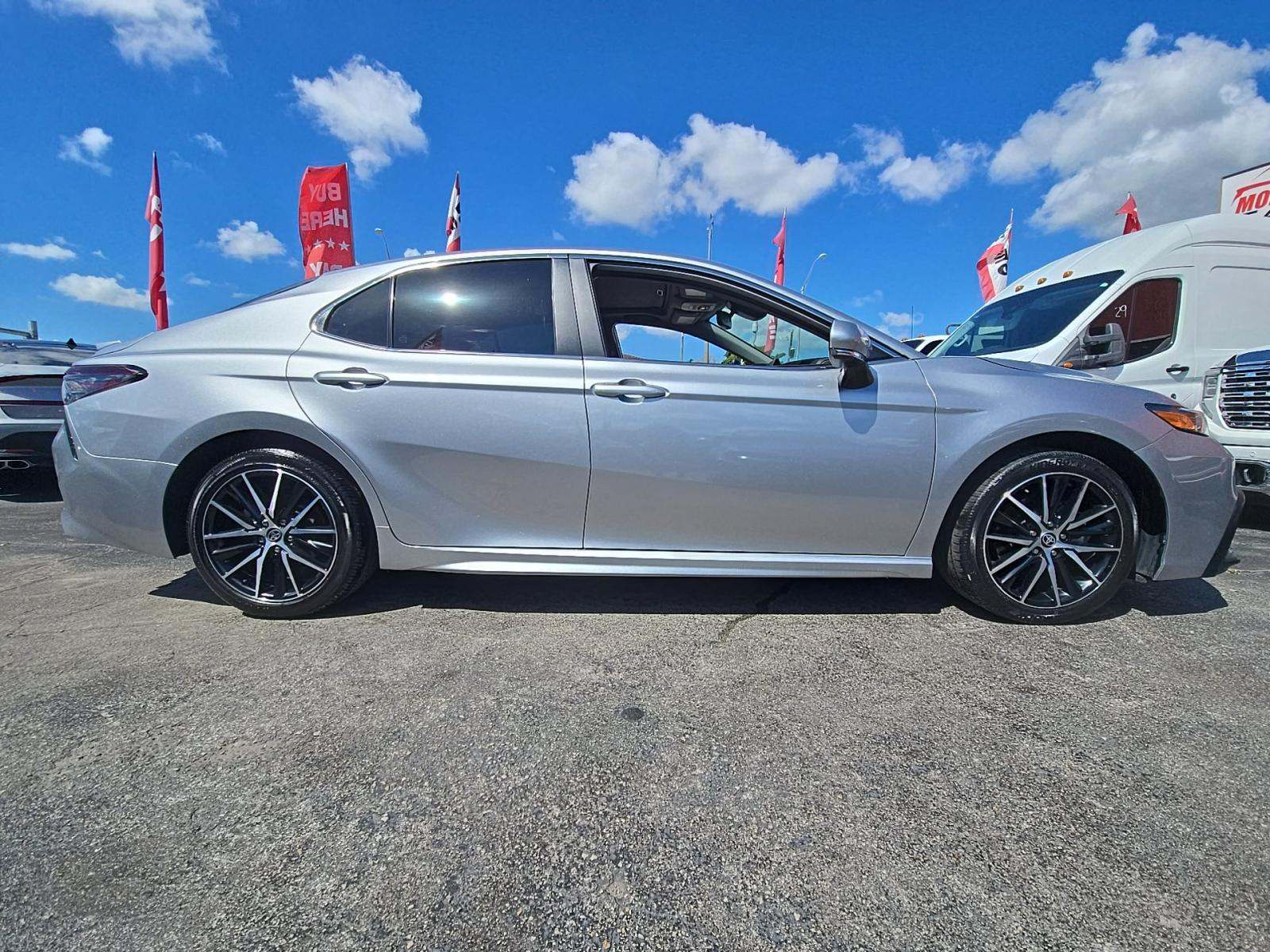 2024 Toyota Camry SE FWD