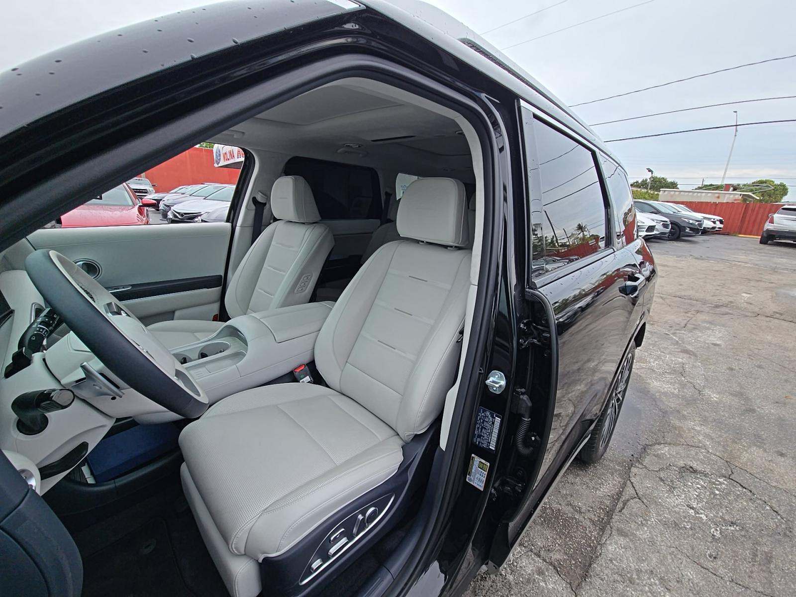 HYUNDAI CALLIGRAPHY - 2