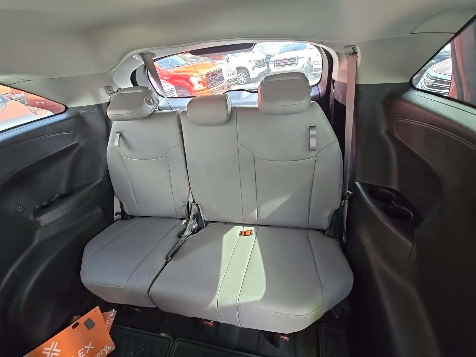 2025 Toyota Sienna XLE FWD