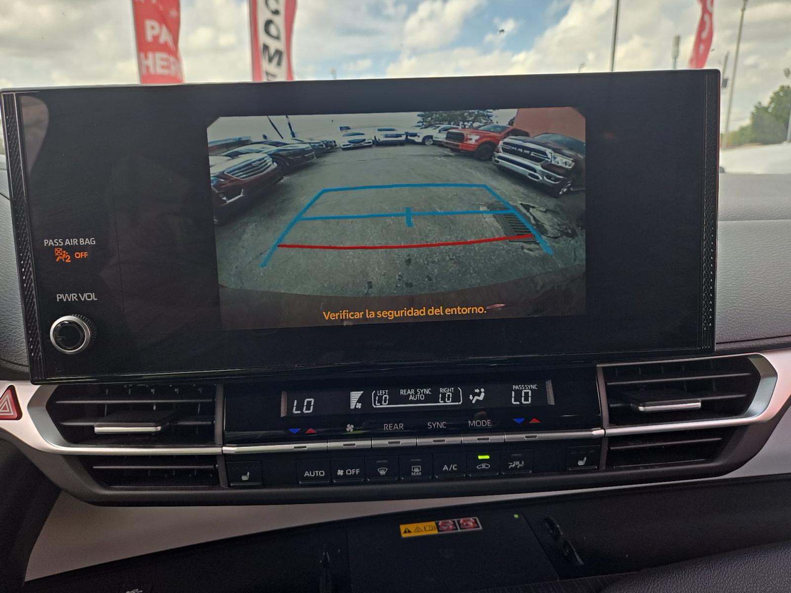 2025 Toyota Sienna XLE FWD