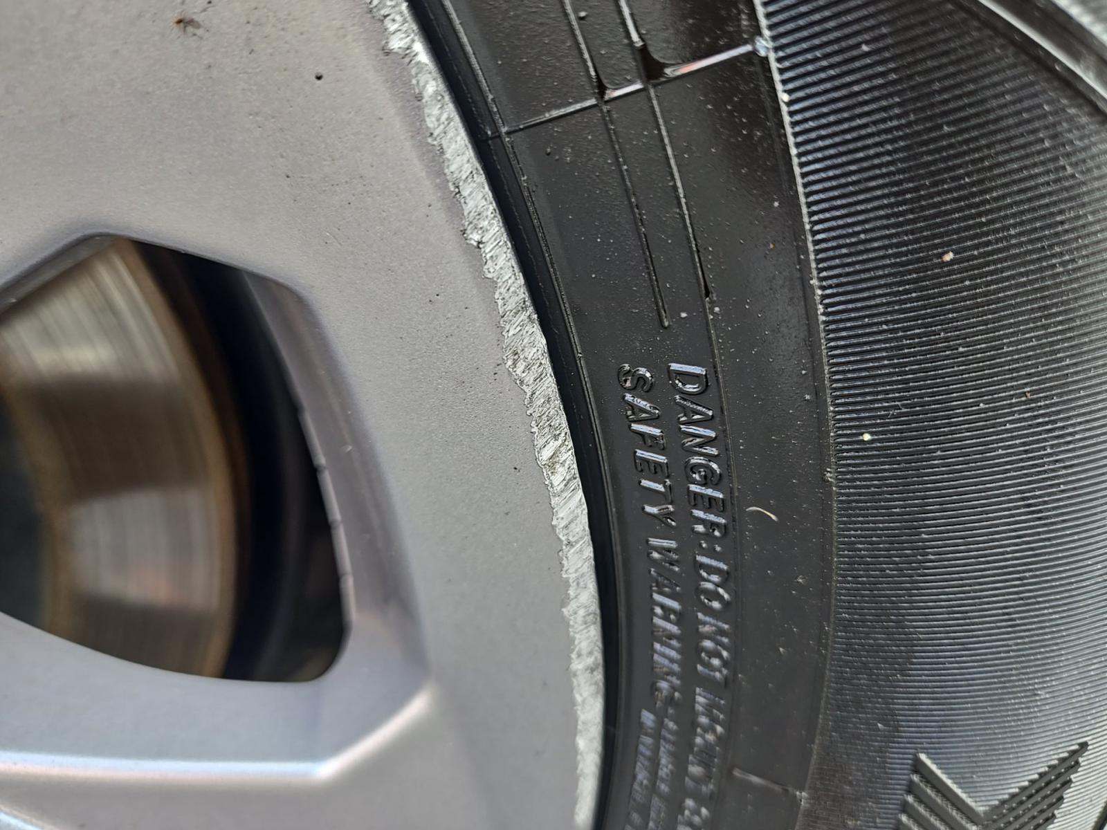 2025 Toyota Sienna XLE FWD