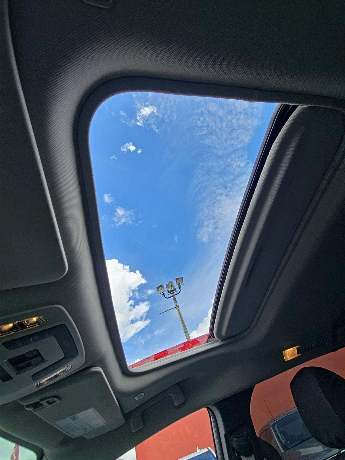 2025 Toyota Sienna XLE FWD