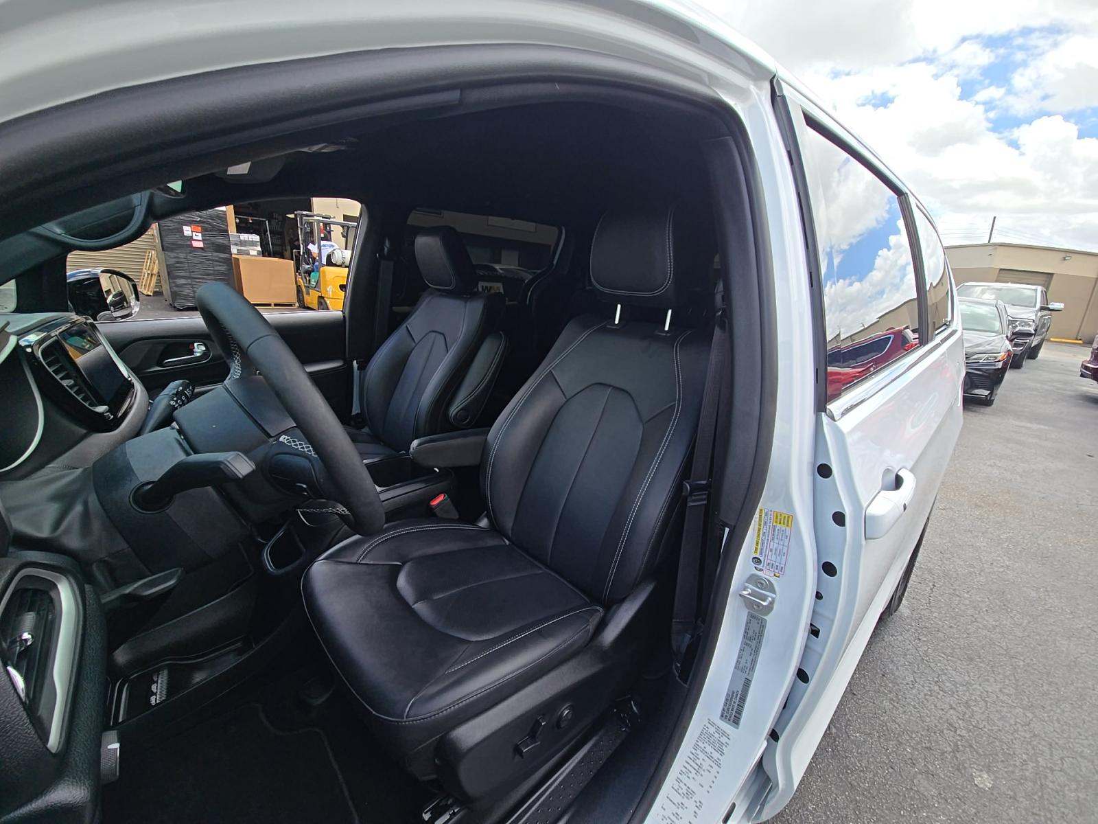CHRYSLER VOYAGER - 2