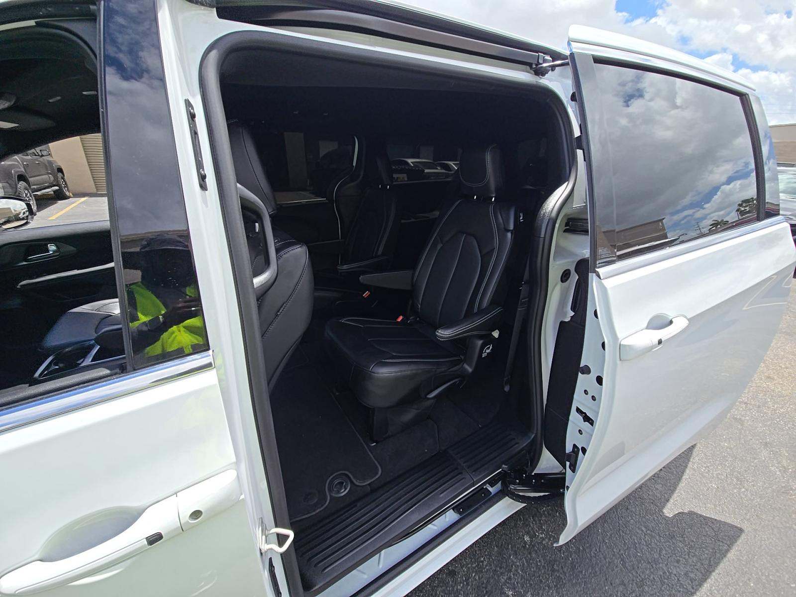 CHRYSLER VOYAGER - 9