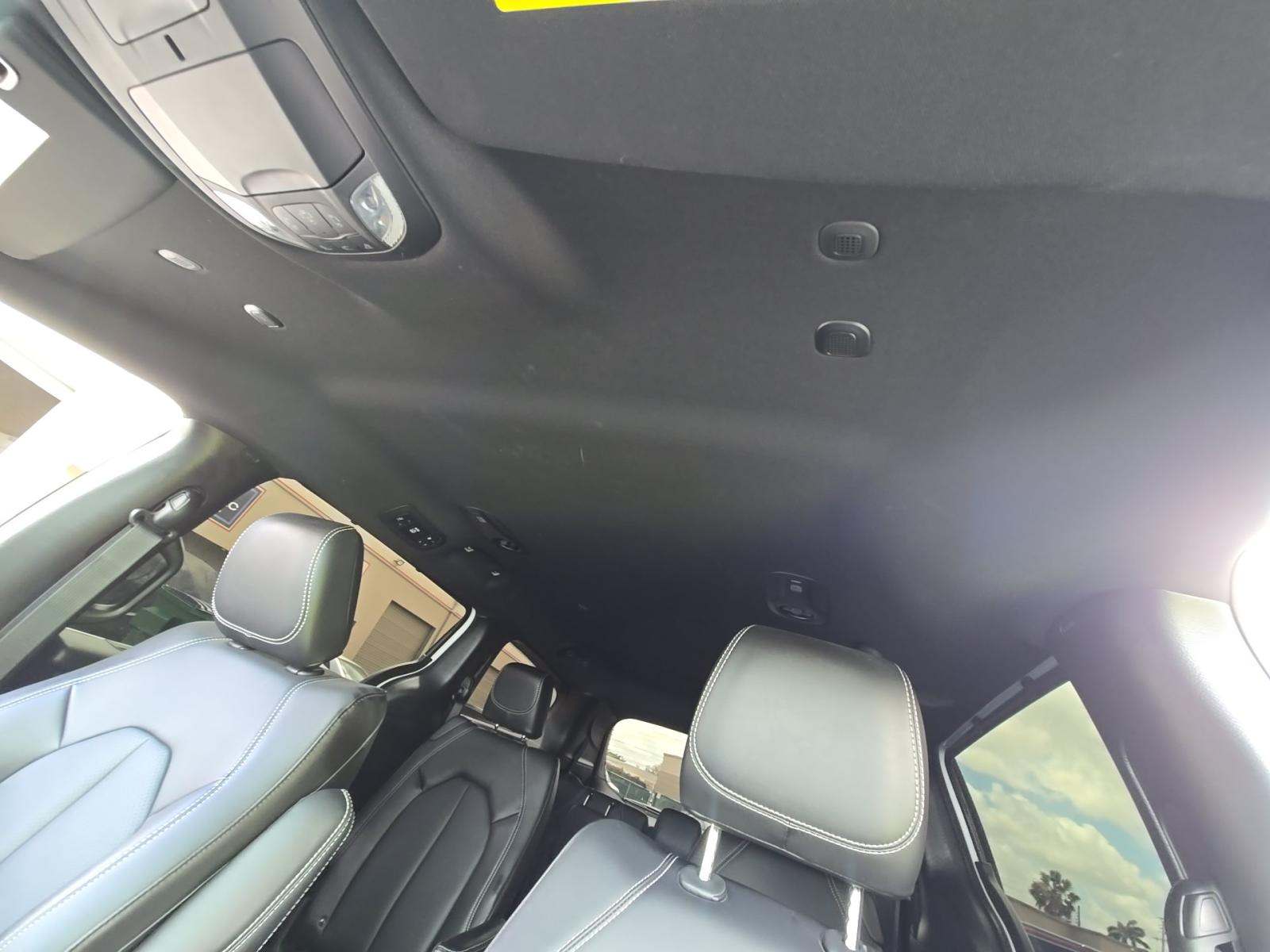 CHRYSLER VOYAGER - 7