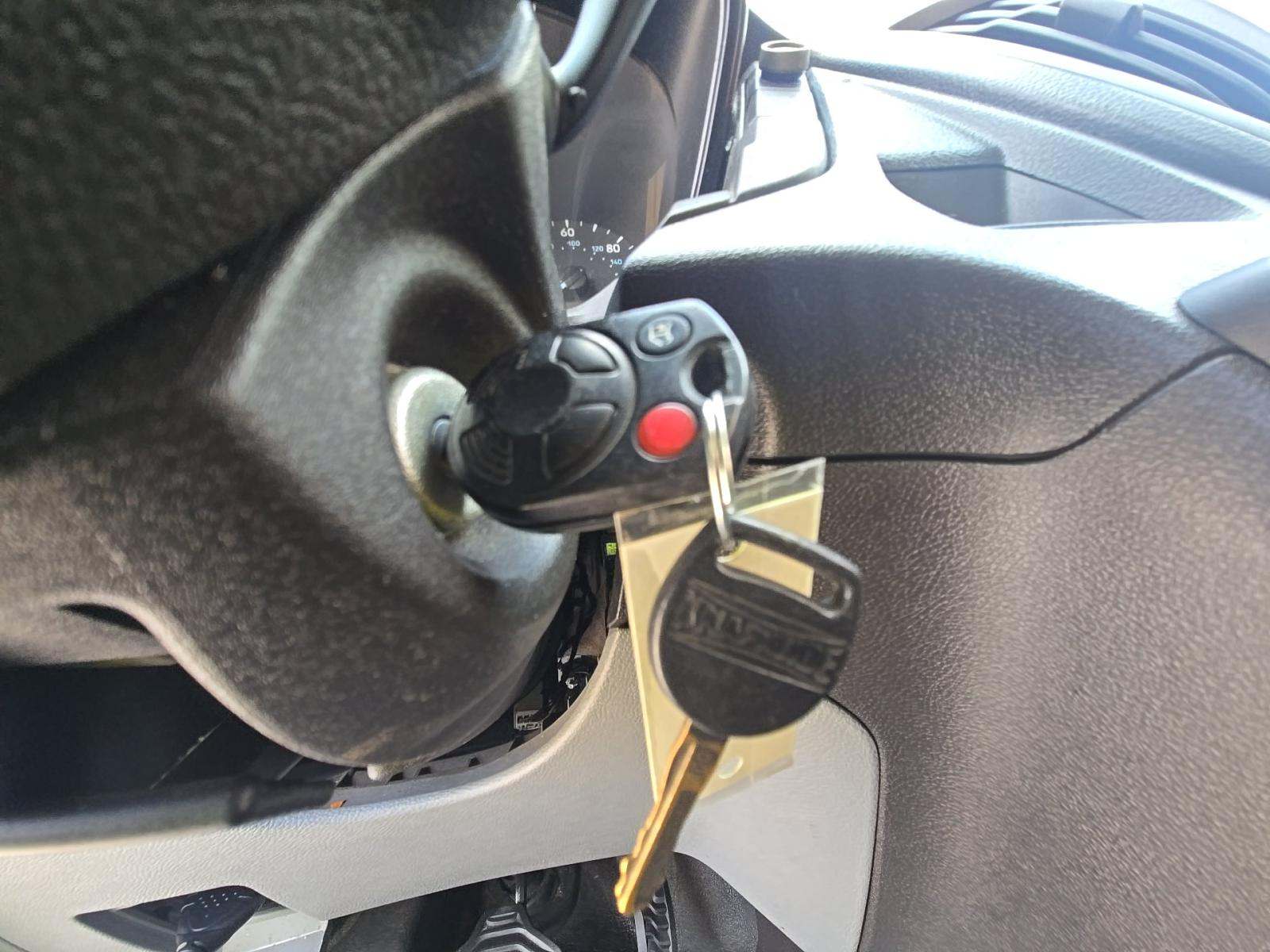 FORD TRANSIT 250 - 8