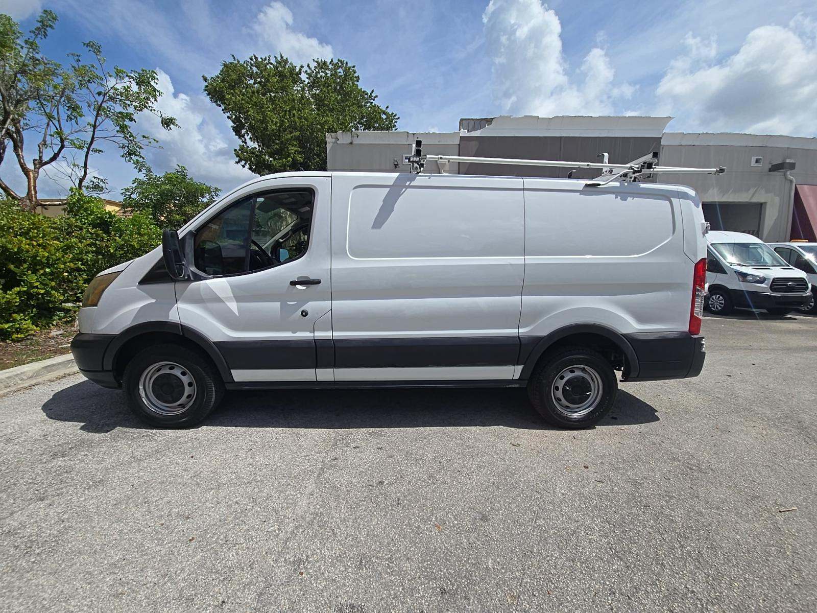 FORD TRANSIT 250 - 2