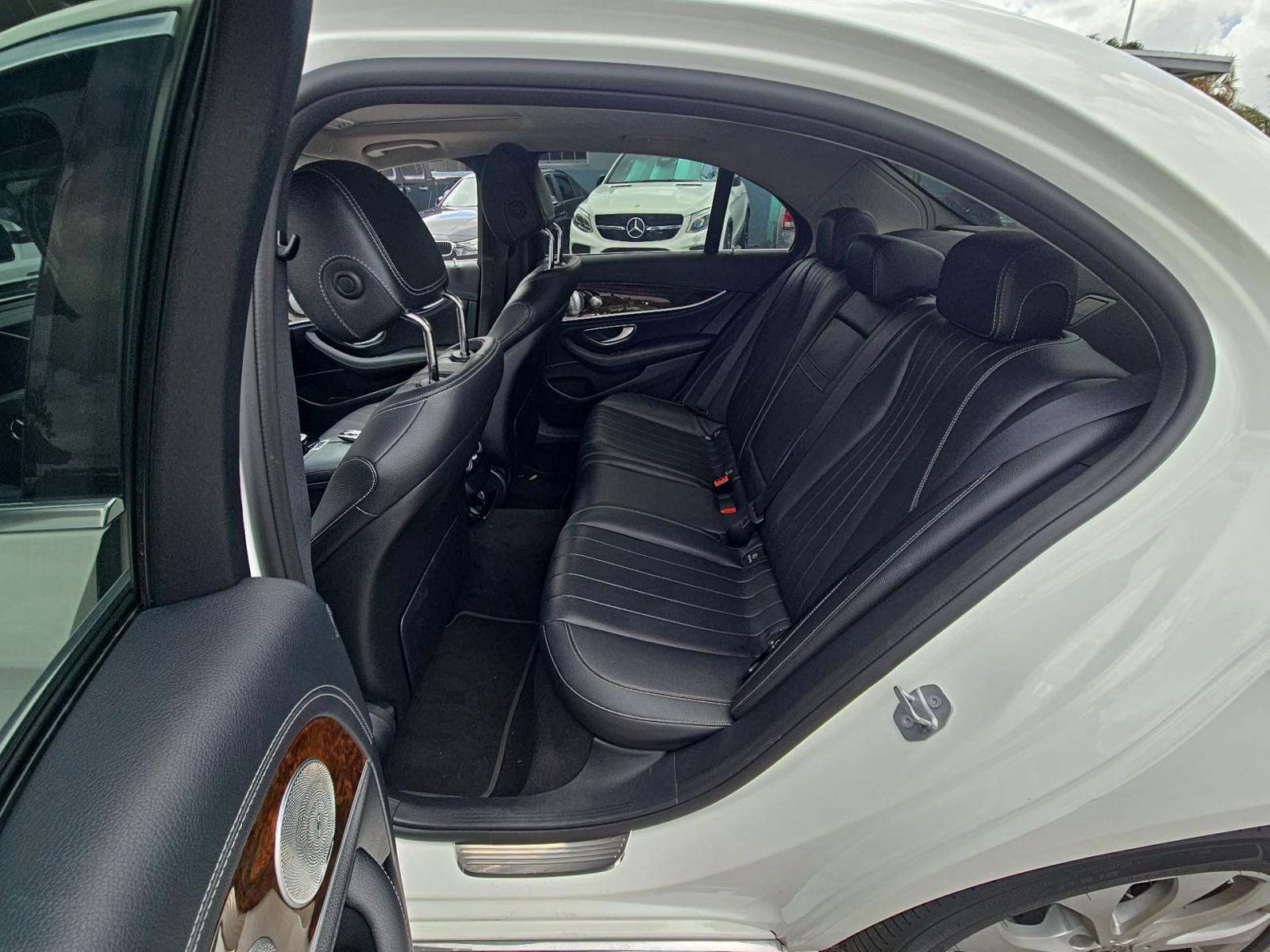 MERCEDES-BENZ E-CLASS - 9