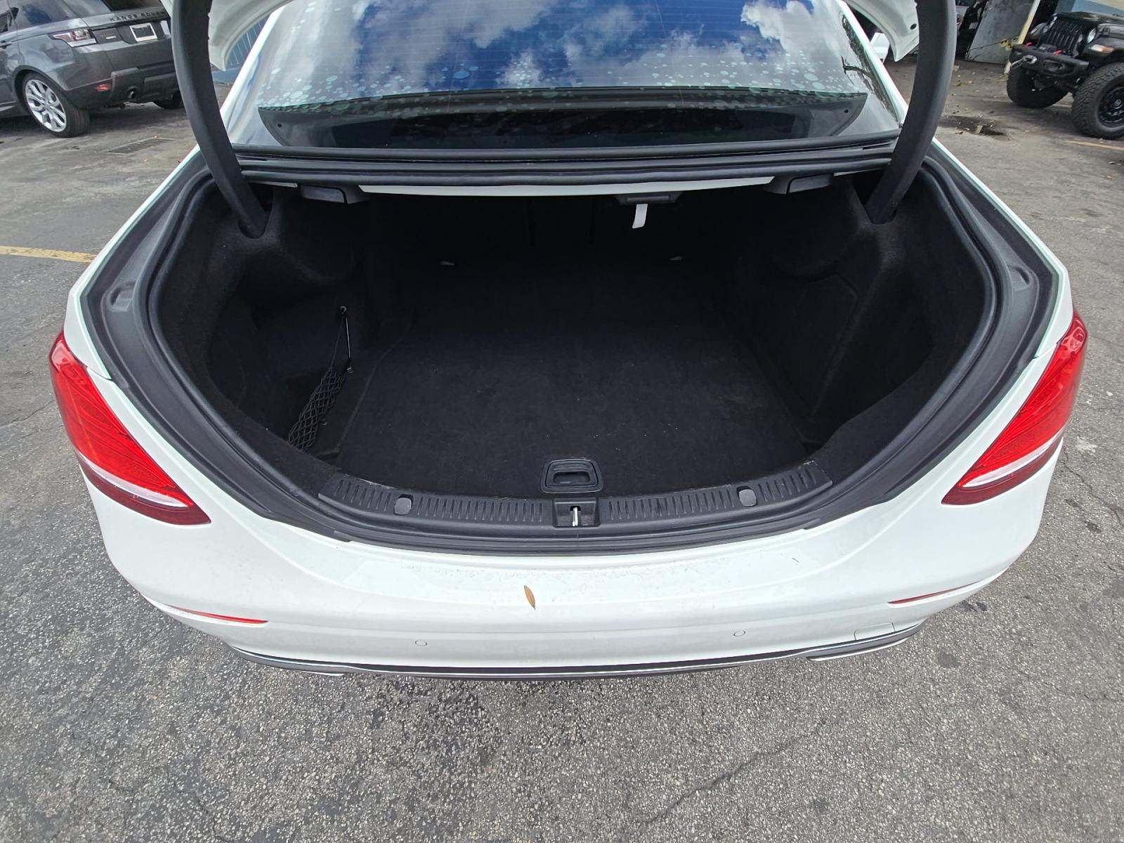 MERCEDES-BENZ E-CLASS - 10