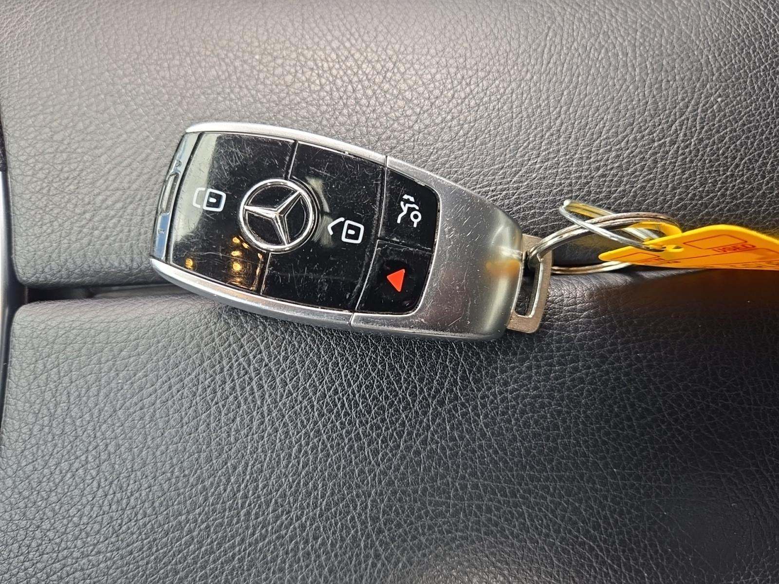 MERCEDES-BENZ E-CLASS - 4