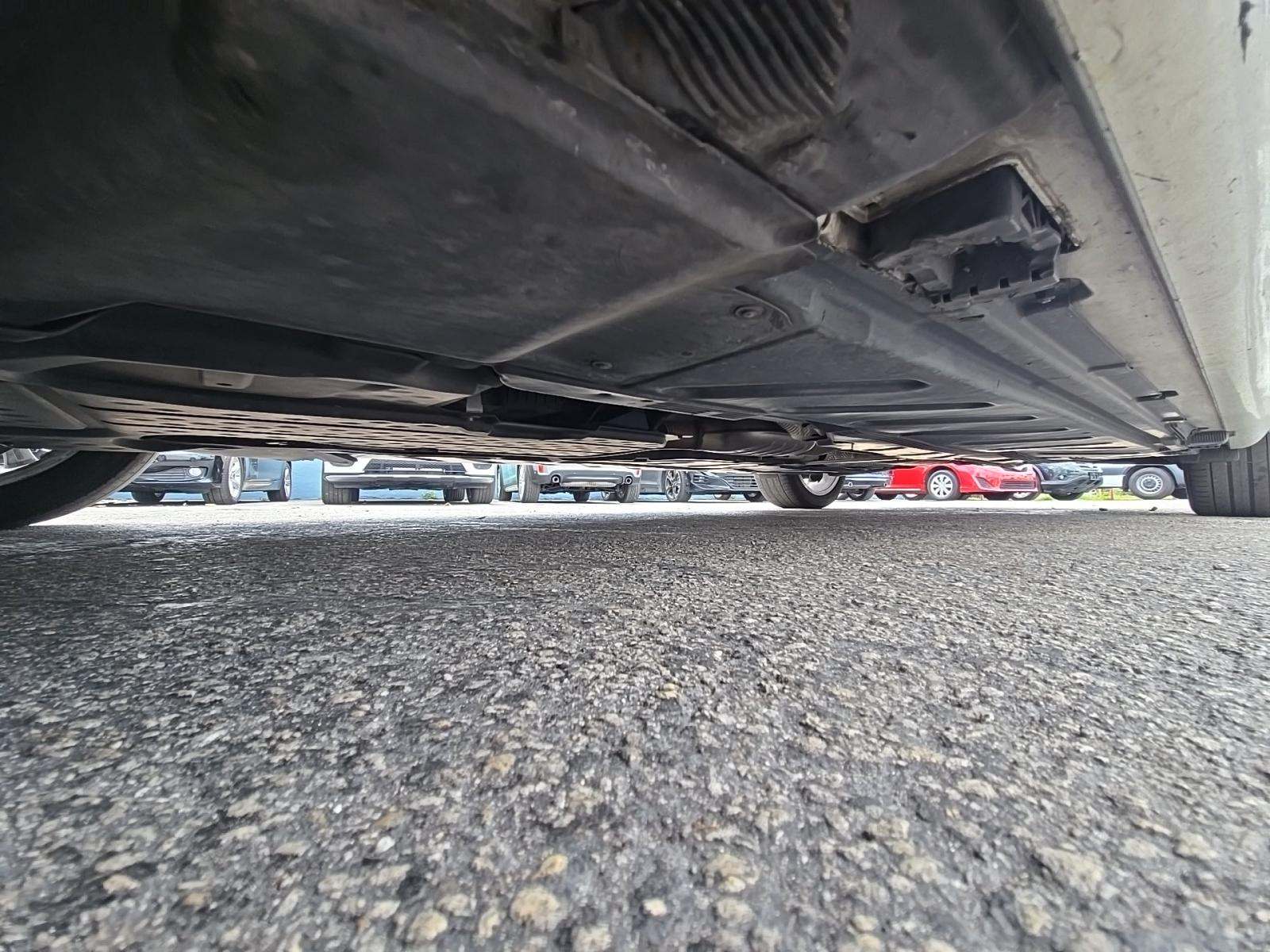 MERCEDES-BENZ E-CLASS - 3