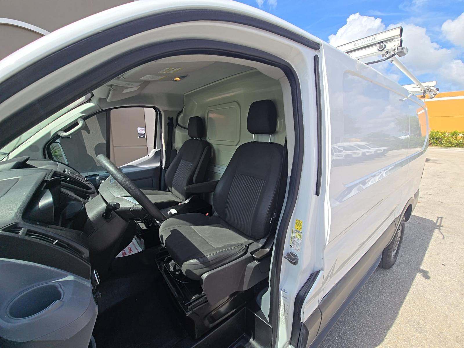 FORD TRANSIT 250 - 6
