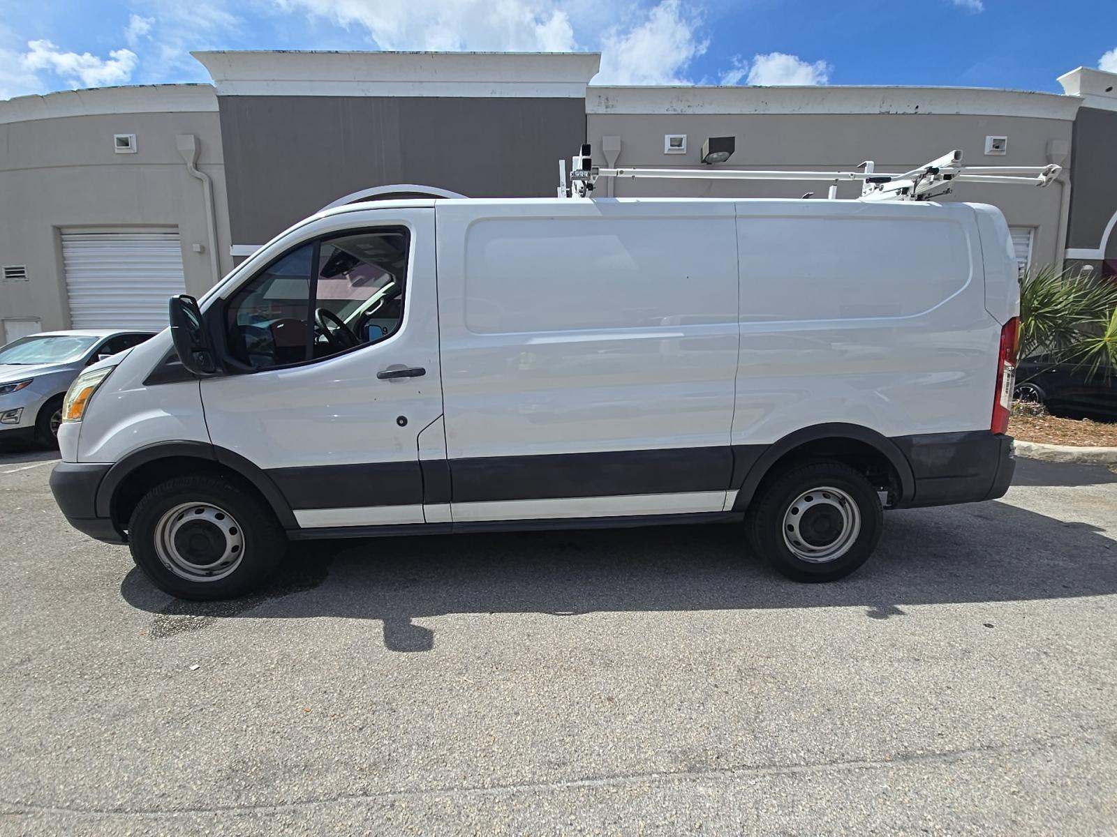 FORD TRANSIT 250 - 2
