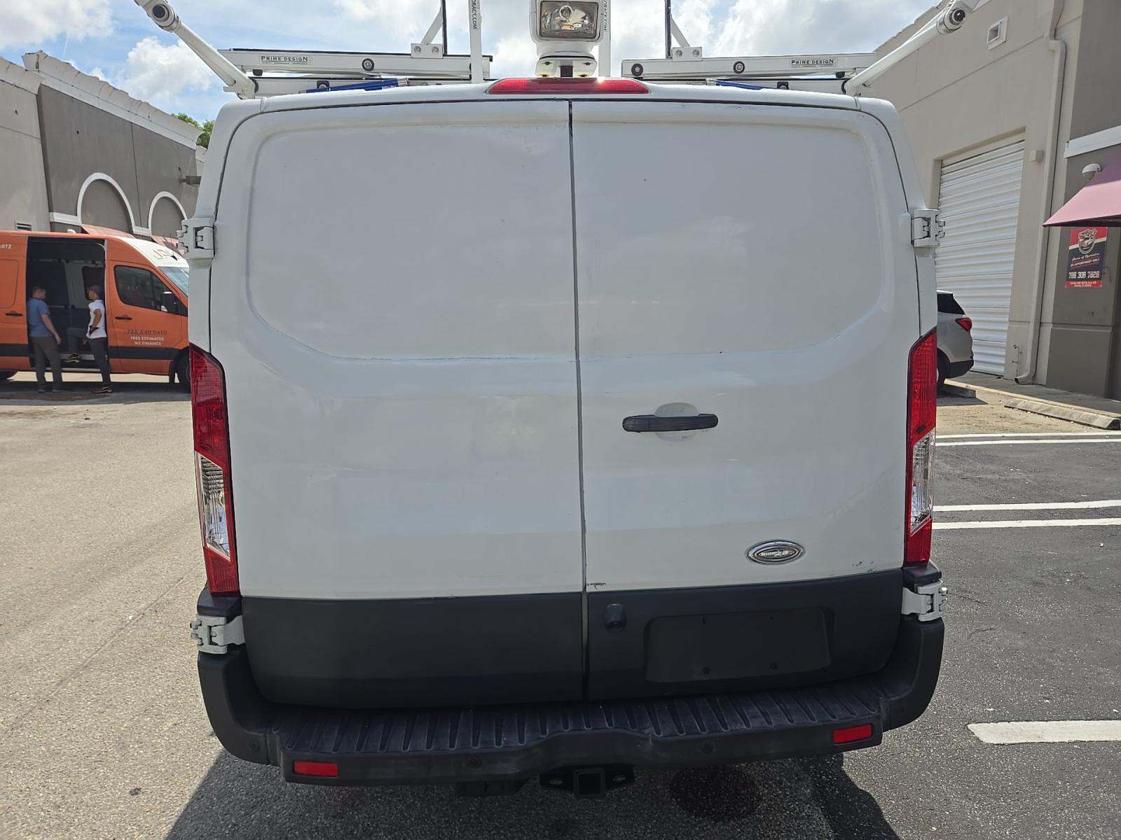 FORD TRANSIT 250 - 3
