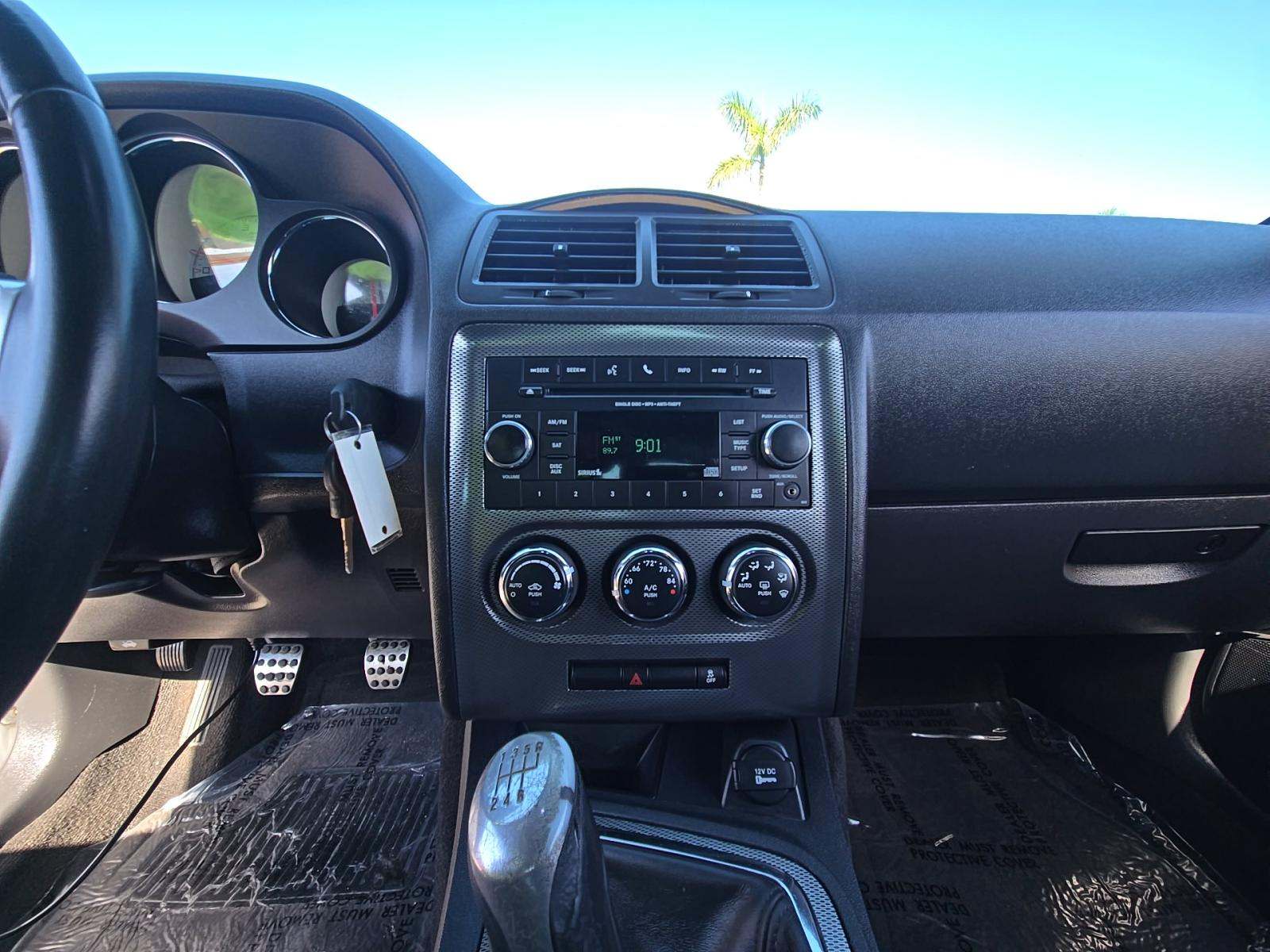 DODGE CHALLENGER - 6