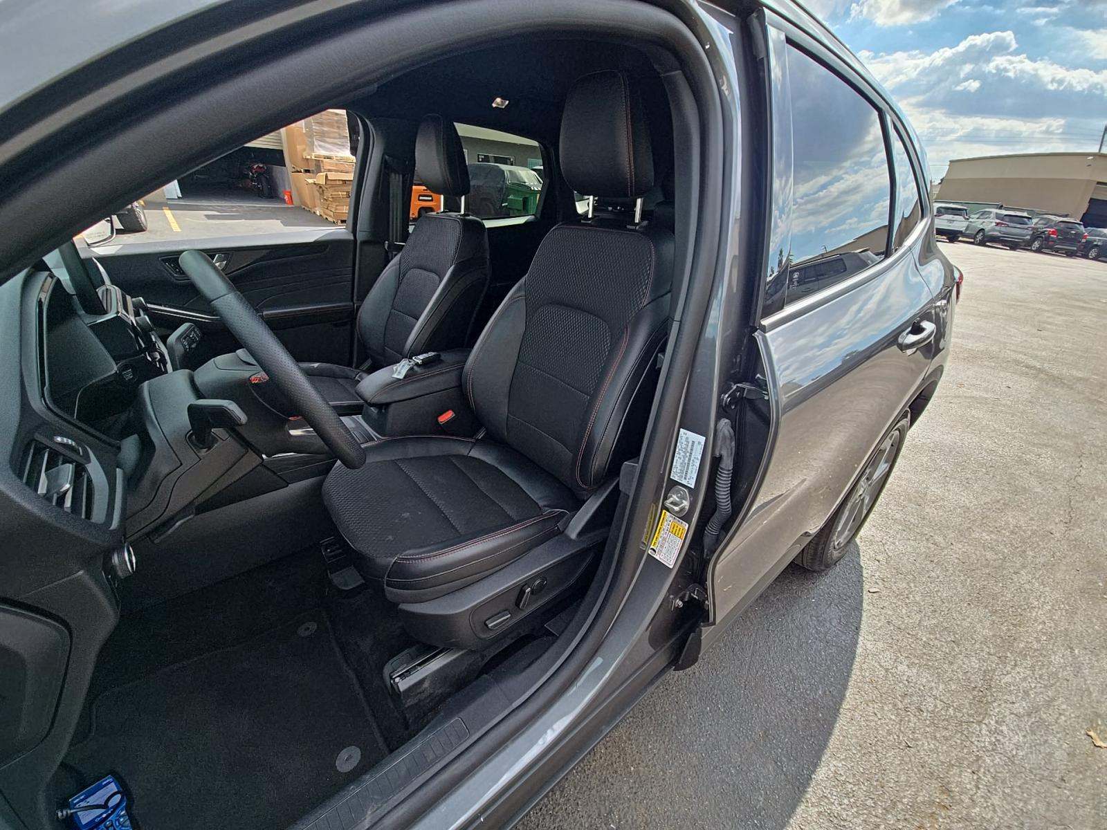 2025 Ford Escape ST-Line Select AWD