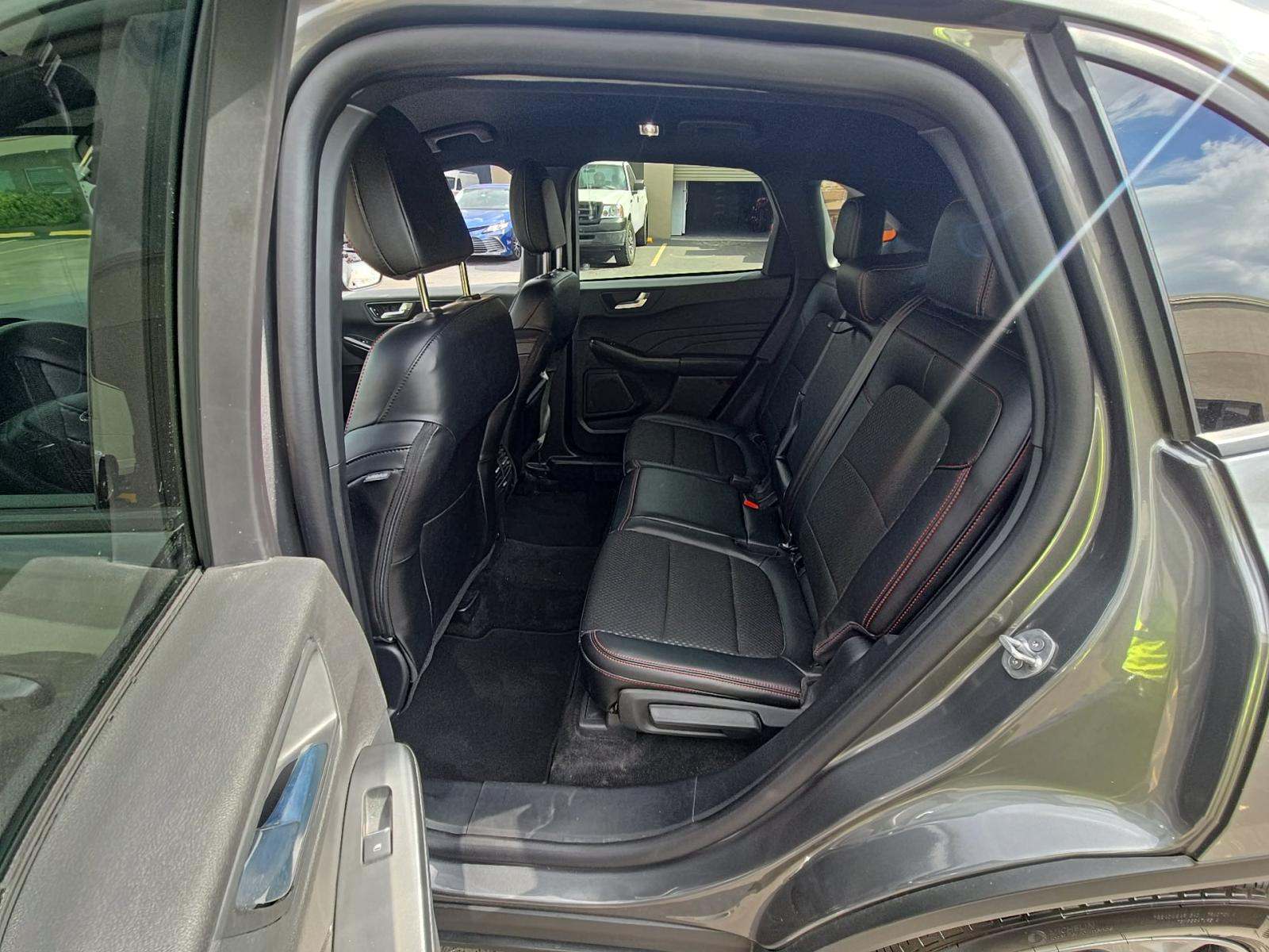 2025 Ford Escape ST-Line Select AWD