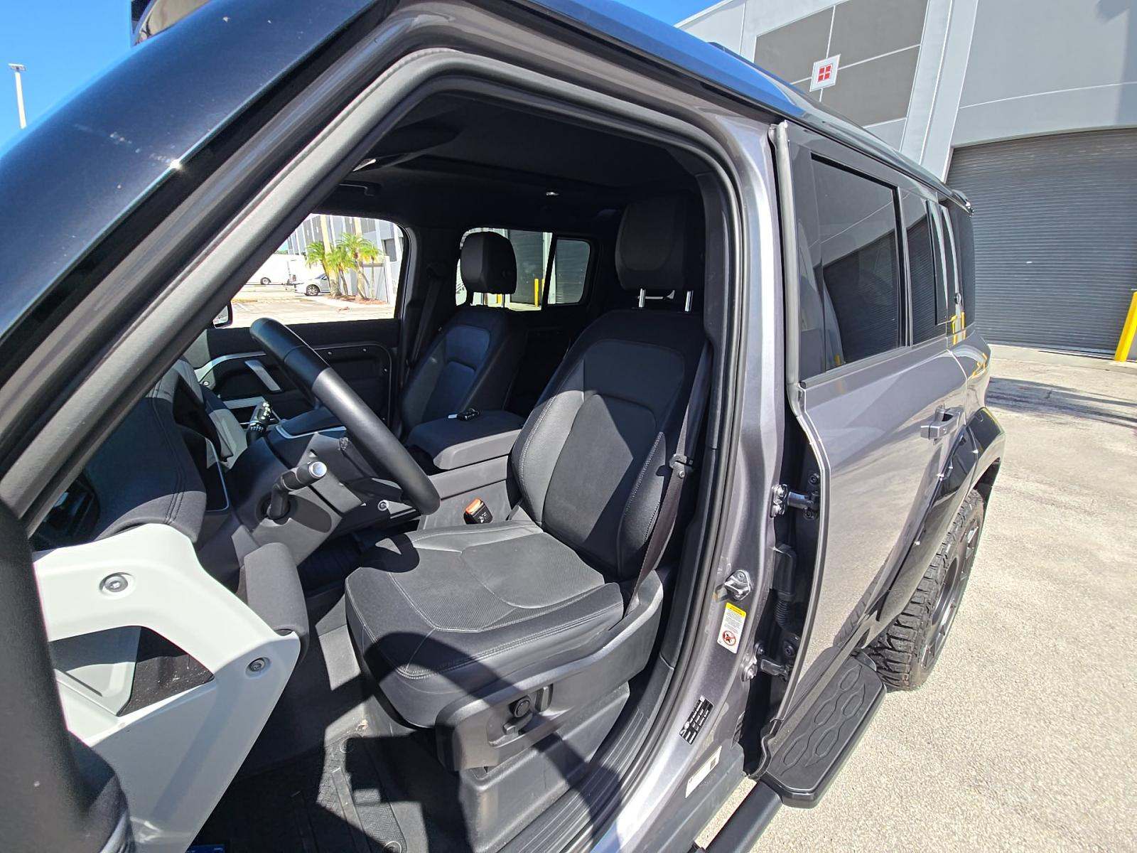 2023 Land Rover Defender 110 X-Dynamic SE AWD