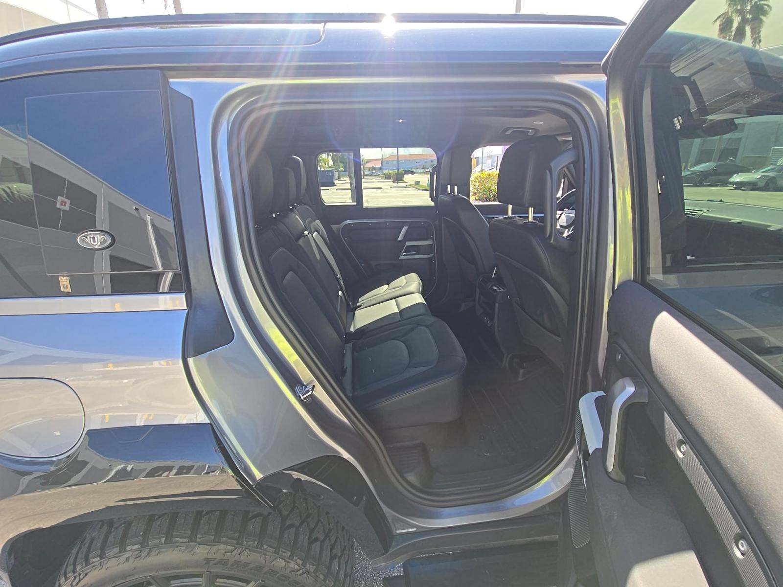 2023 Land Rover Defender 110 X-Dynamic SE AWD