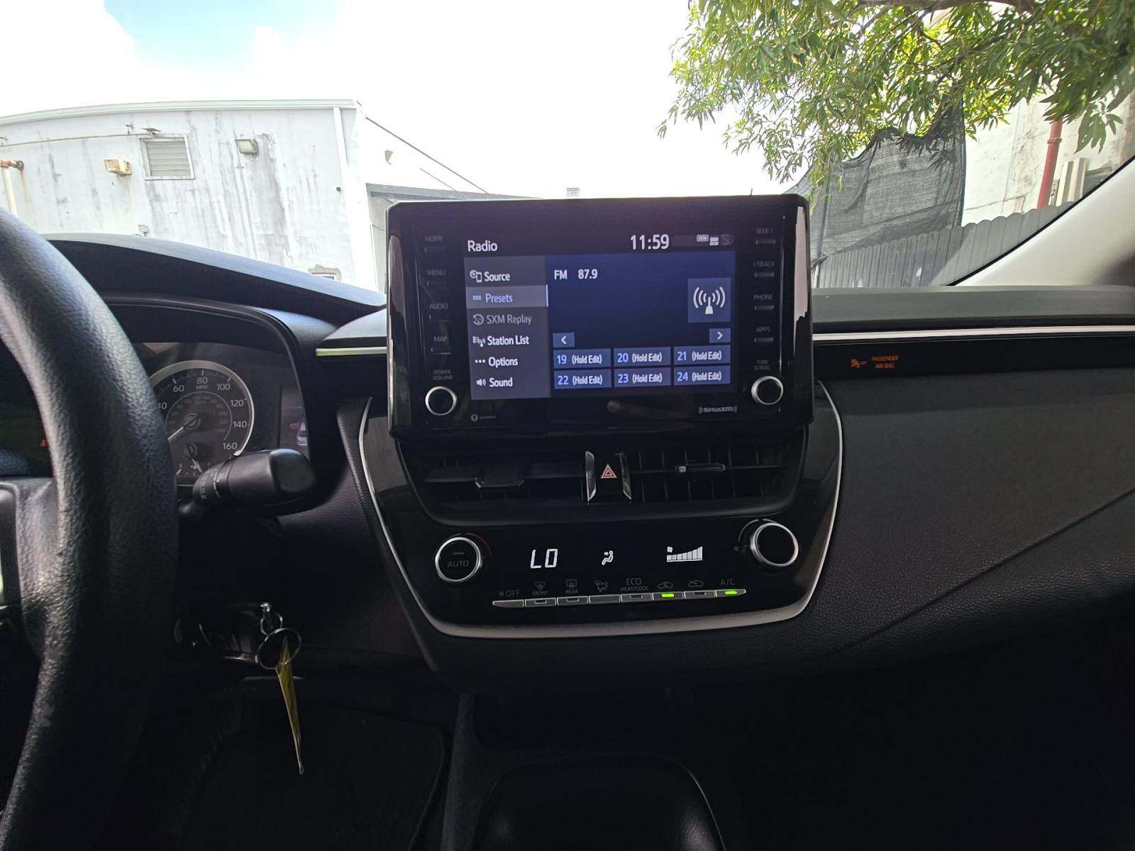 2022 Toyota Corolla LE FWD