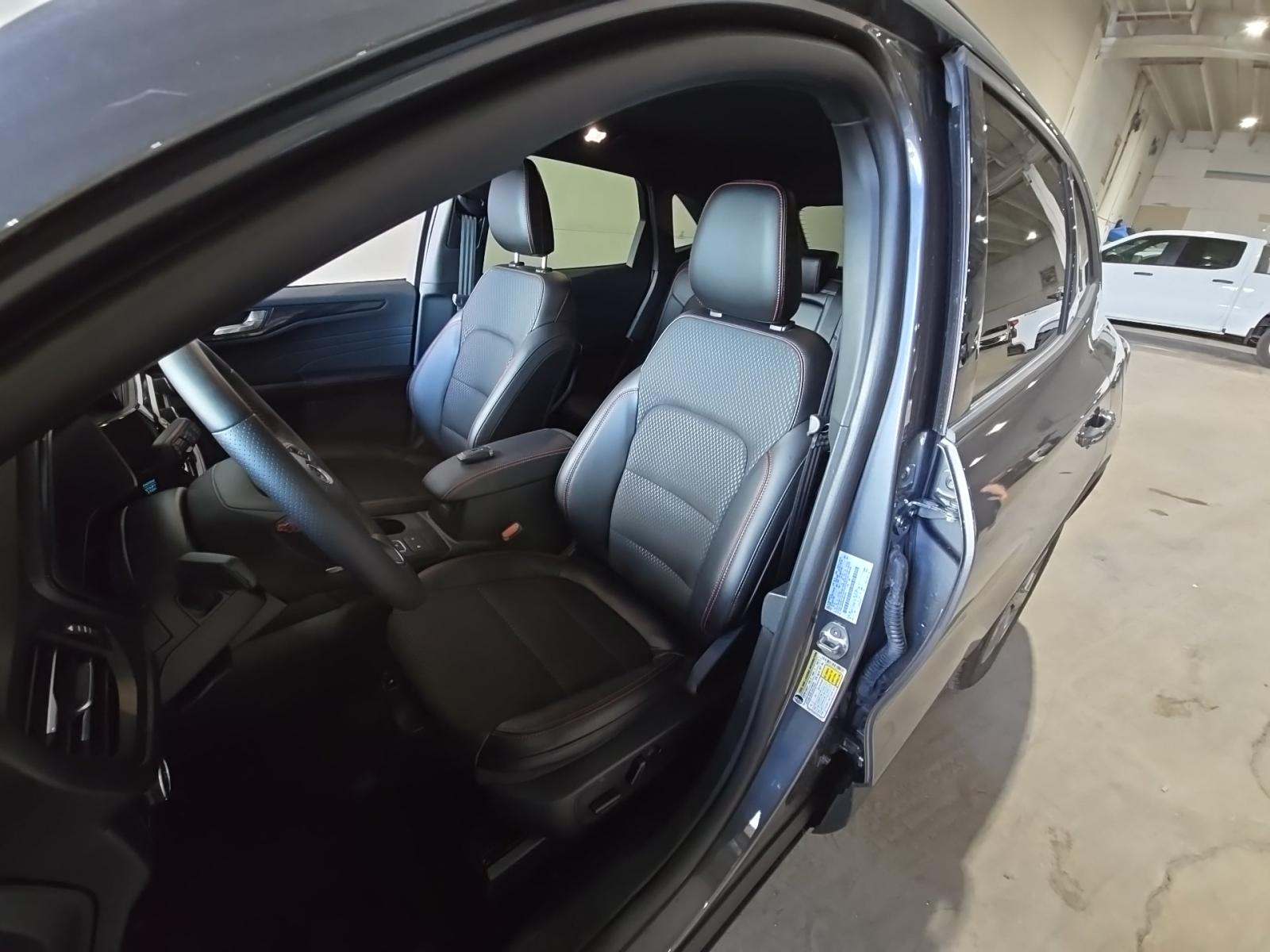 2025 Ford Escape ST-Line Select AWD