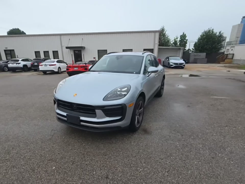 2025 Porsche Macan Base AWD