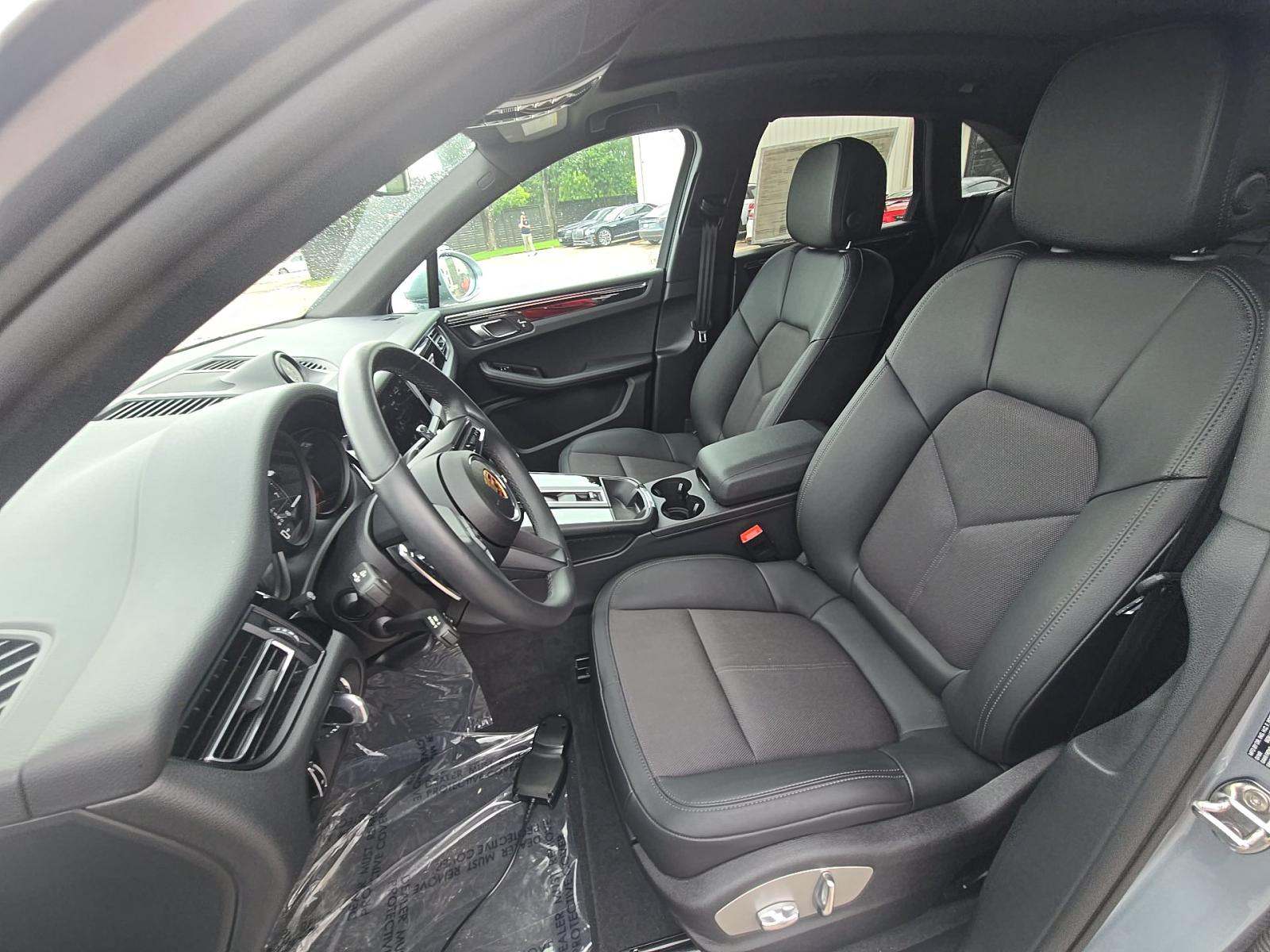 2025 Porsche Macan Base AWD