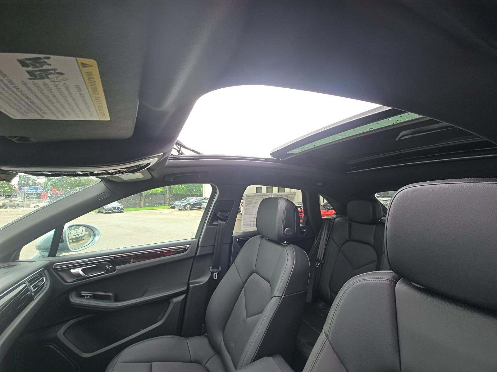 2025 Porsche Macan Base AWD