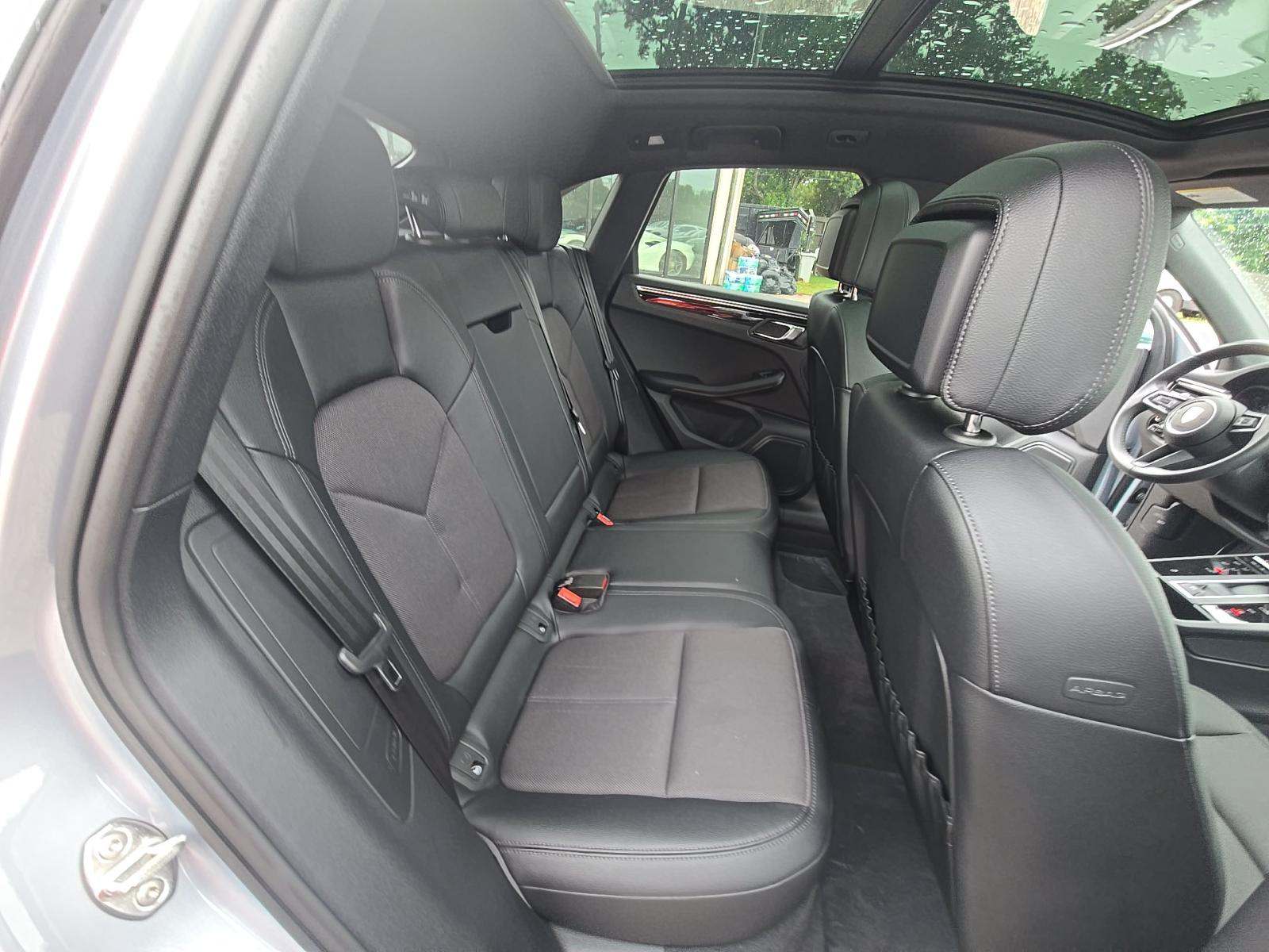 2025 Porsche Macan Base AWD