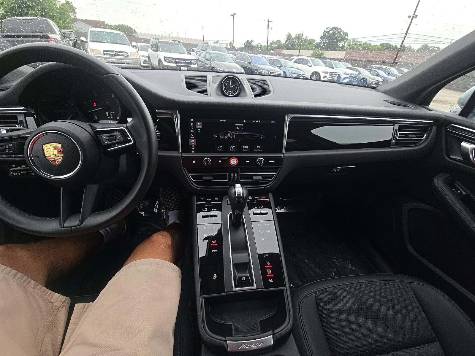 2025 Porsche Macan Base AWD