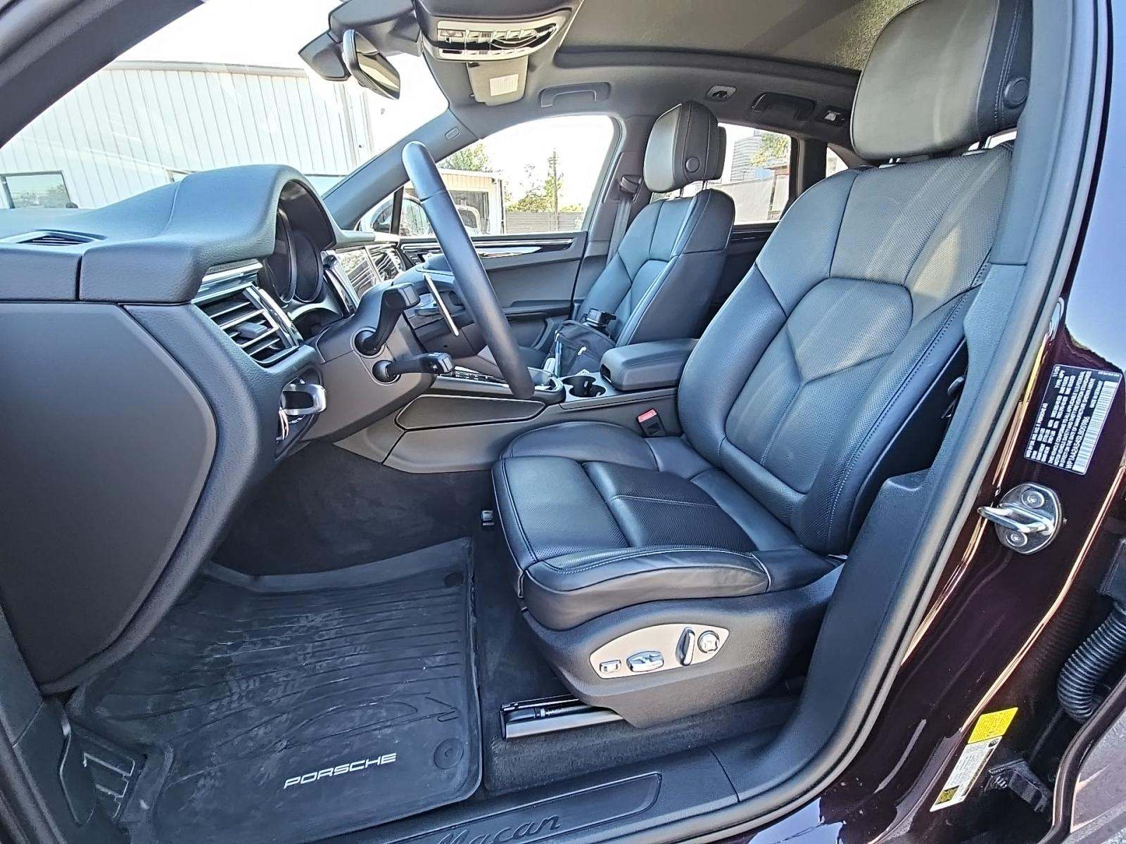 2025 Porsche Macan Base AWD