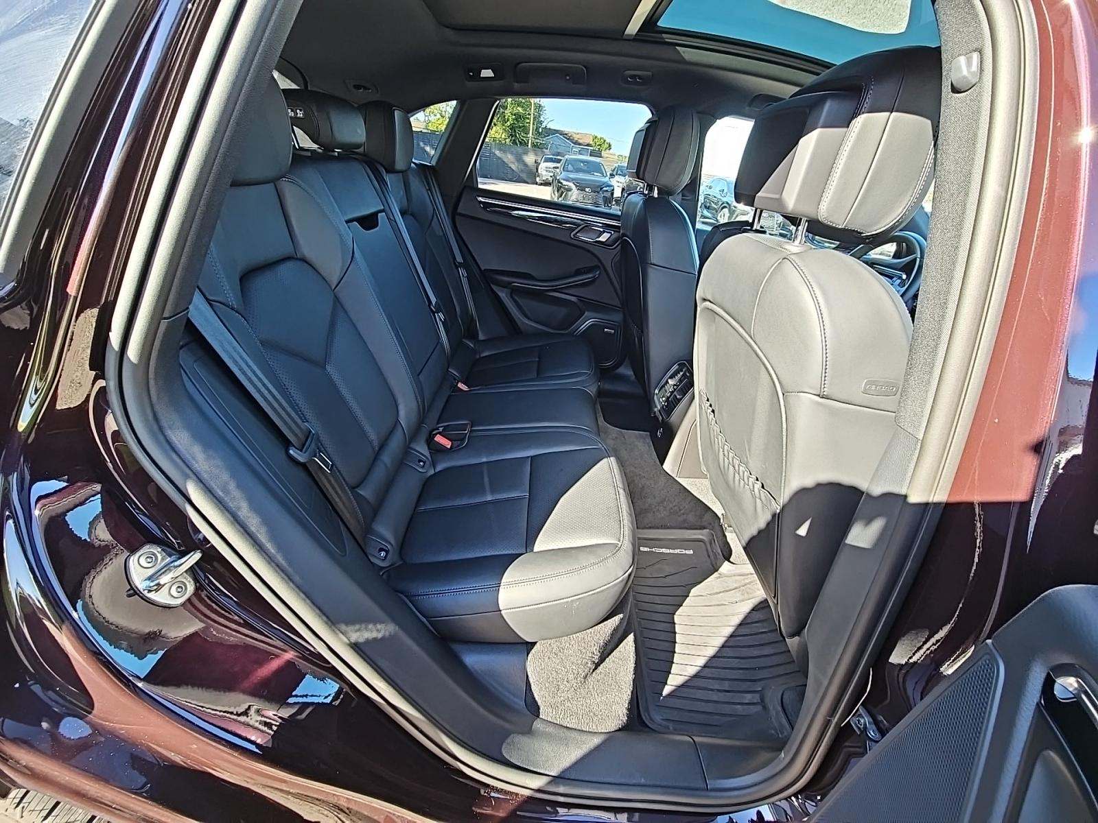 2025 Porsche Macan Base AWD