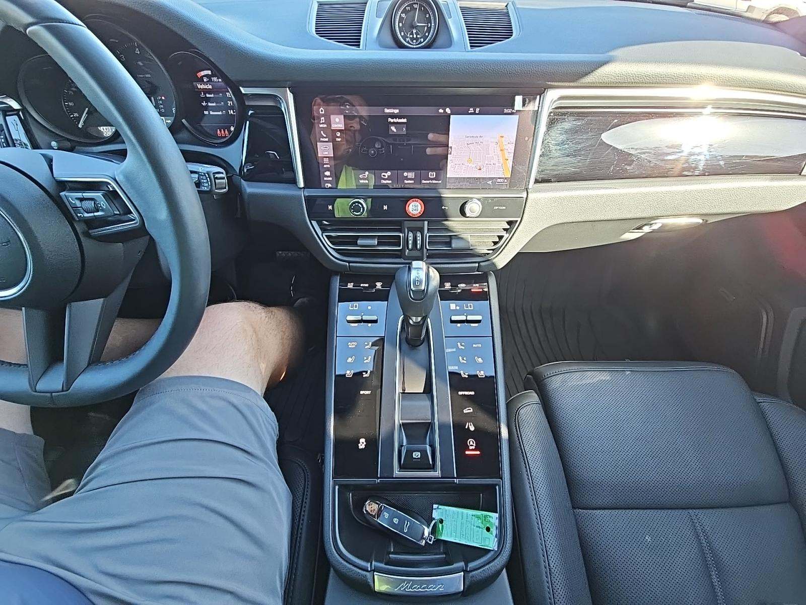 2025 Porsche Macan Base AWD